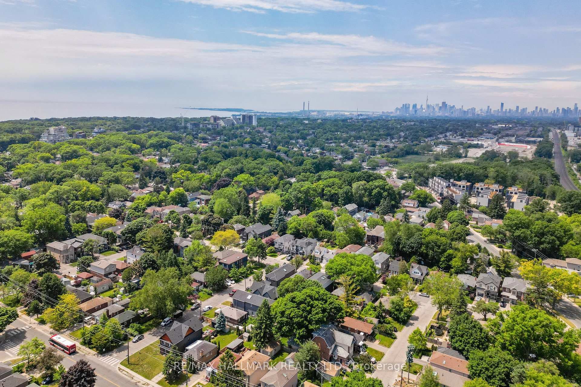 305 Warden Avenue photo 35