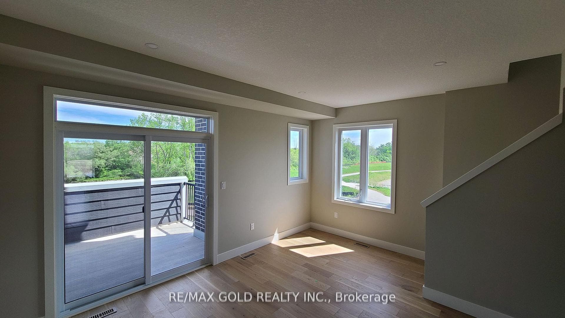 177 Edgevalley Road Unit 152 photo 13