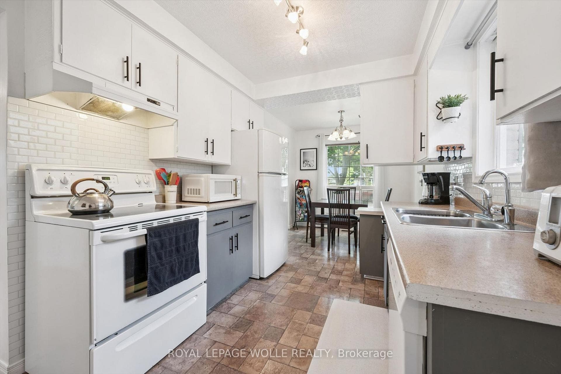 39 Shea Crescent photo 15