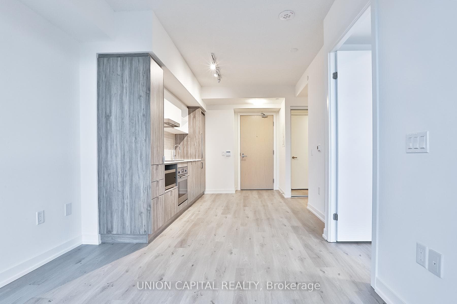 138 Downes Street Unit 3305 photo 12
