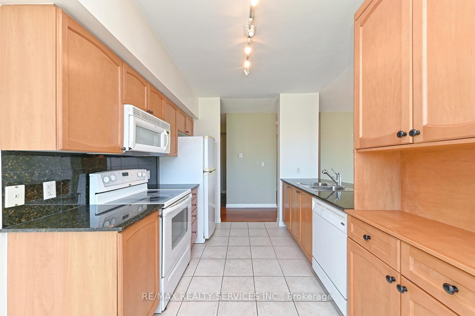 38 Fontenay Court Unit Suite 1309 photo 11