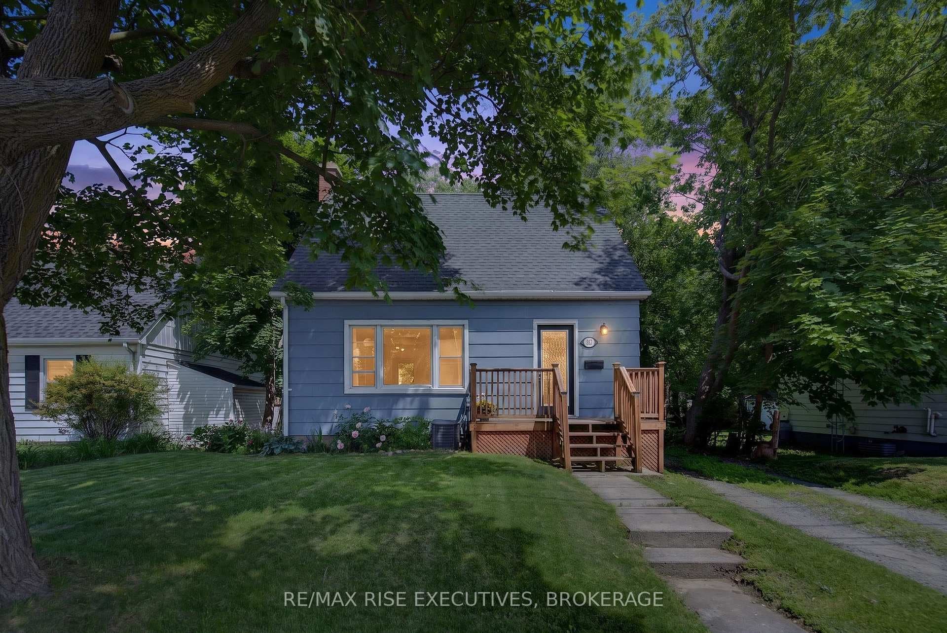 807 Brock Street photo 2