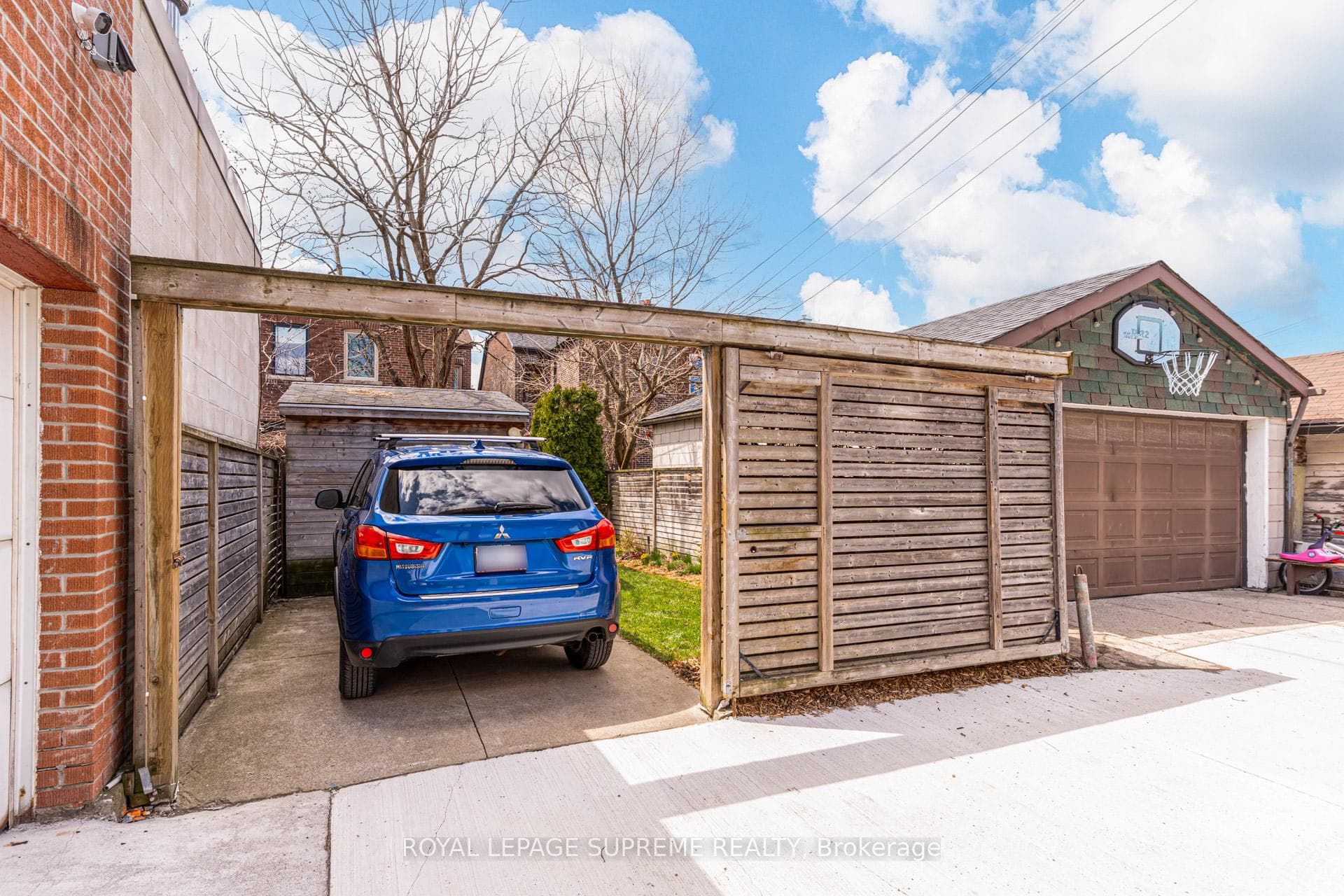 589 Gladstone Avenue photo 50
