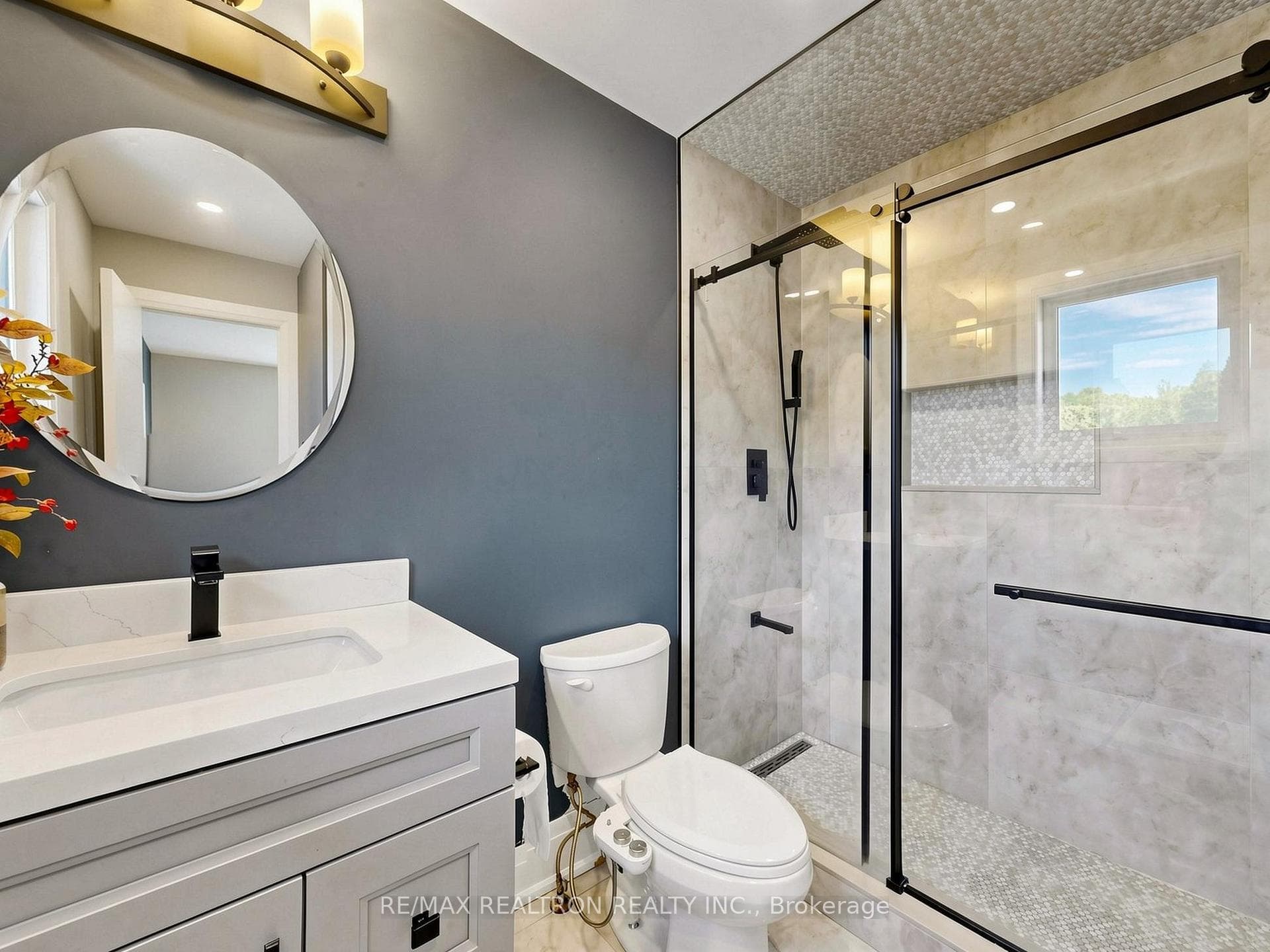 132 Stilecroft Drive photo 24
