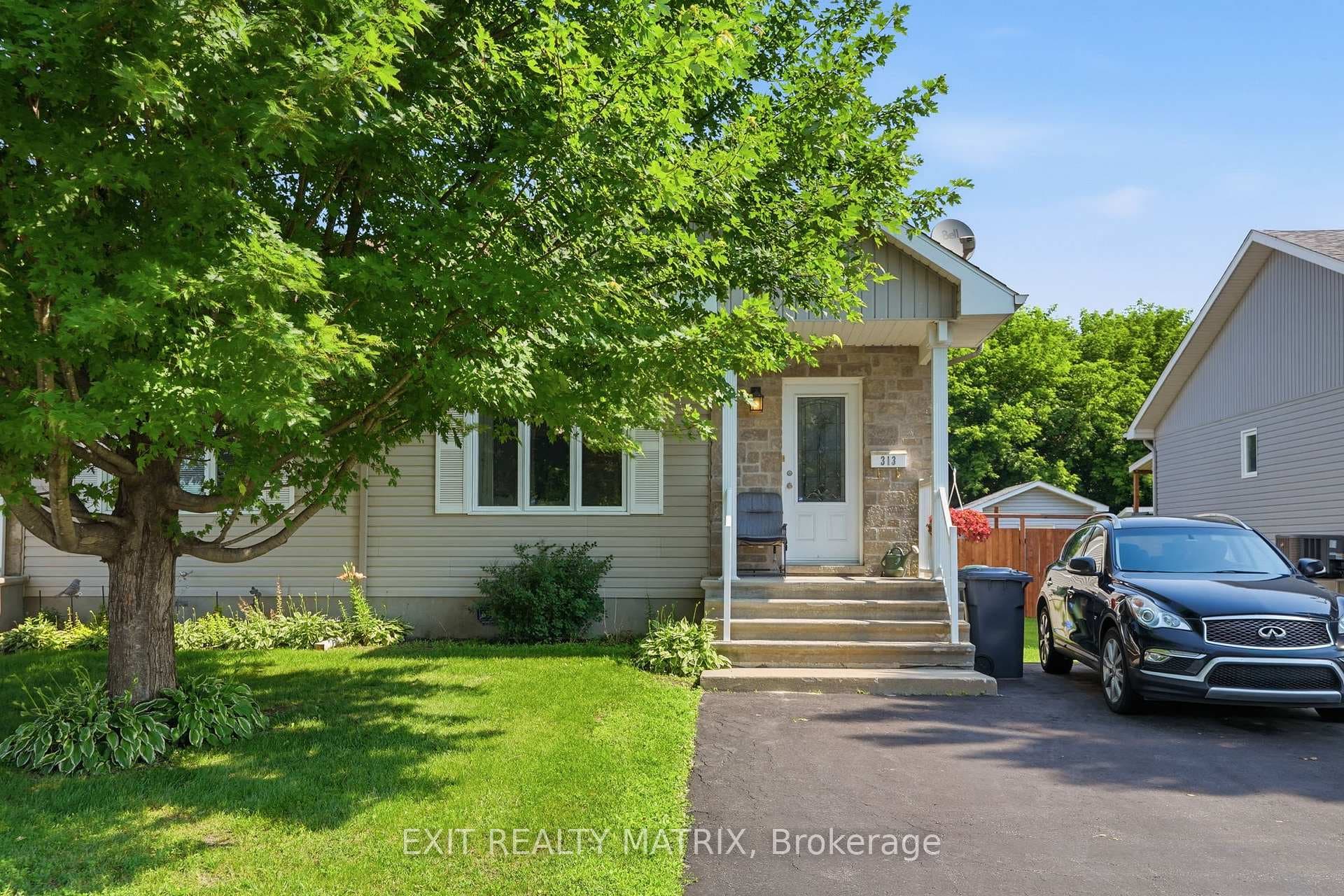 313 Nelson Street photo 1