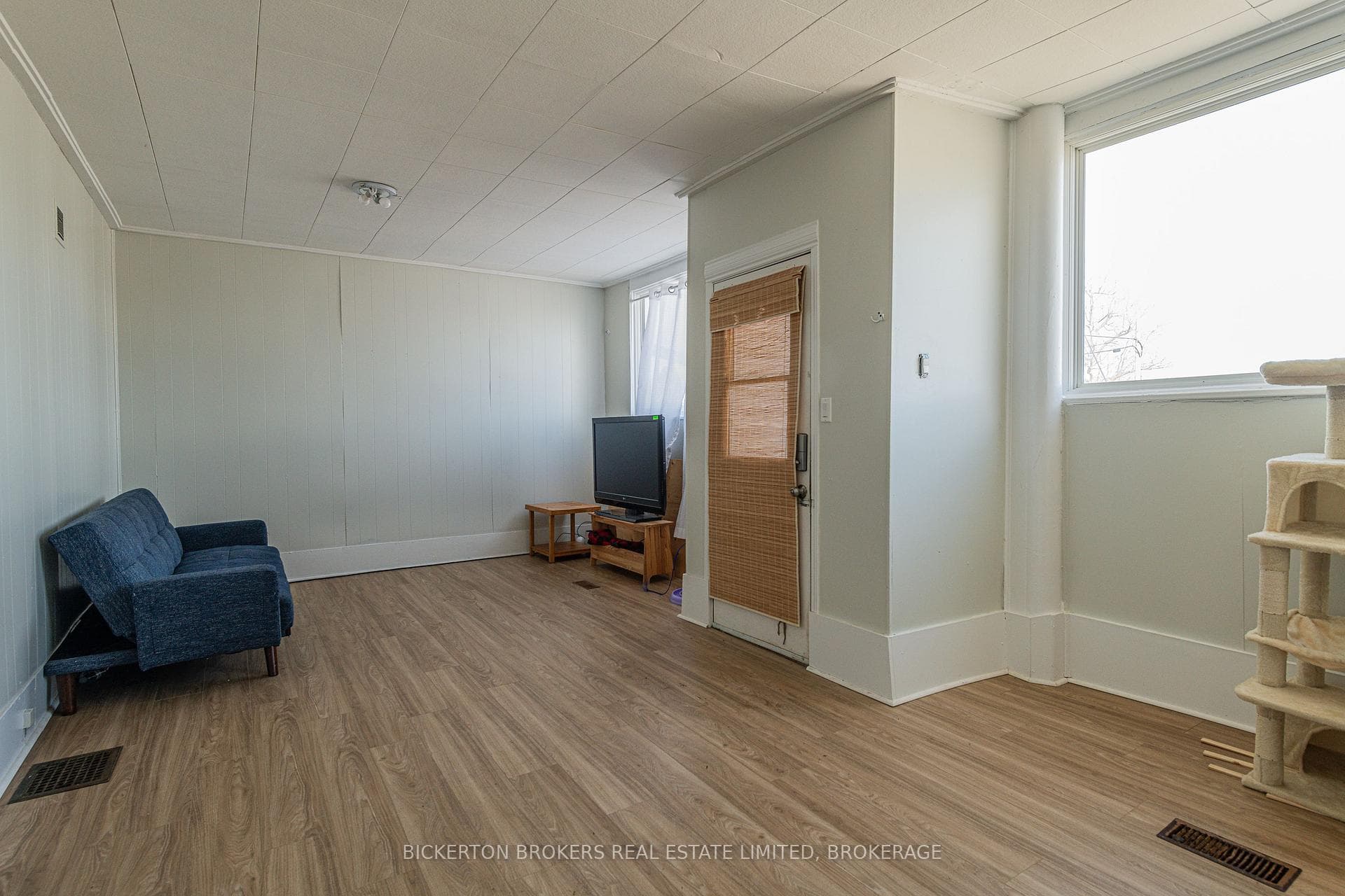 1064 Prince Street photo 11