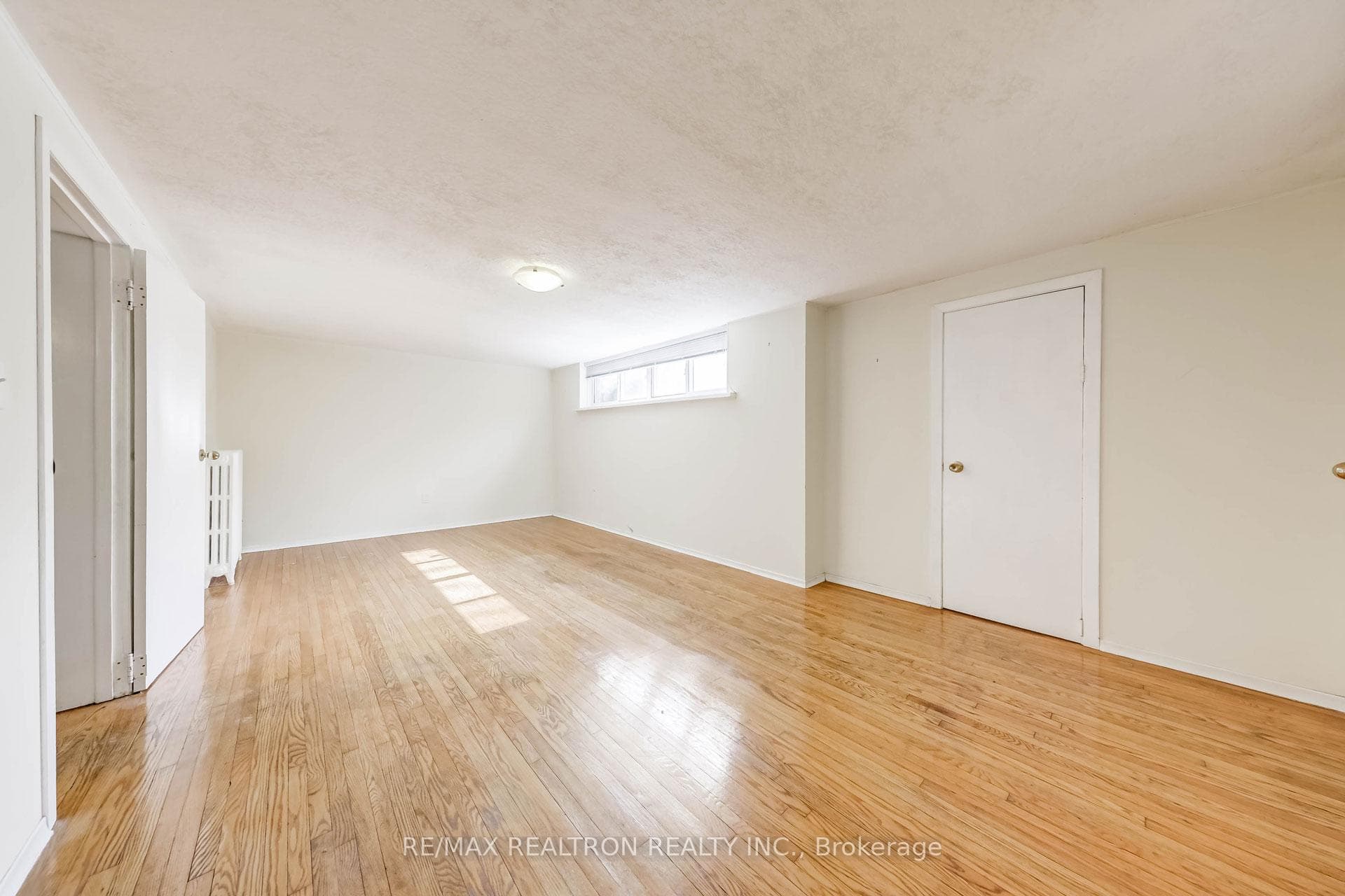 154 La Rose Avenue photo 19