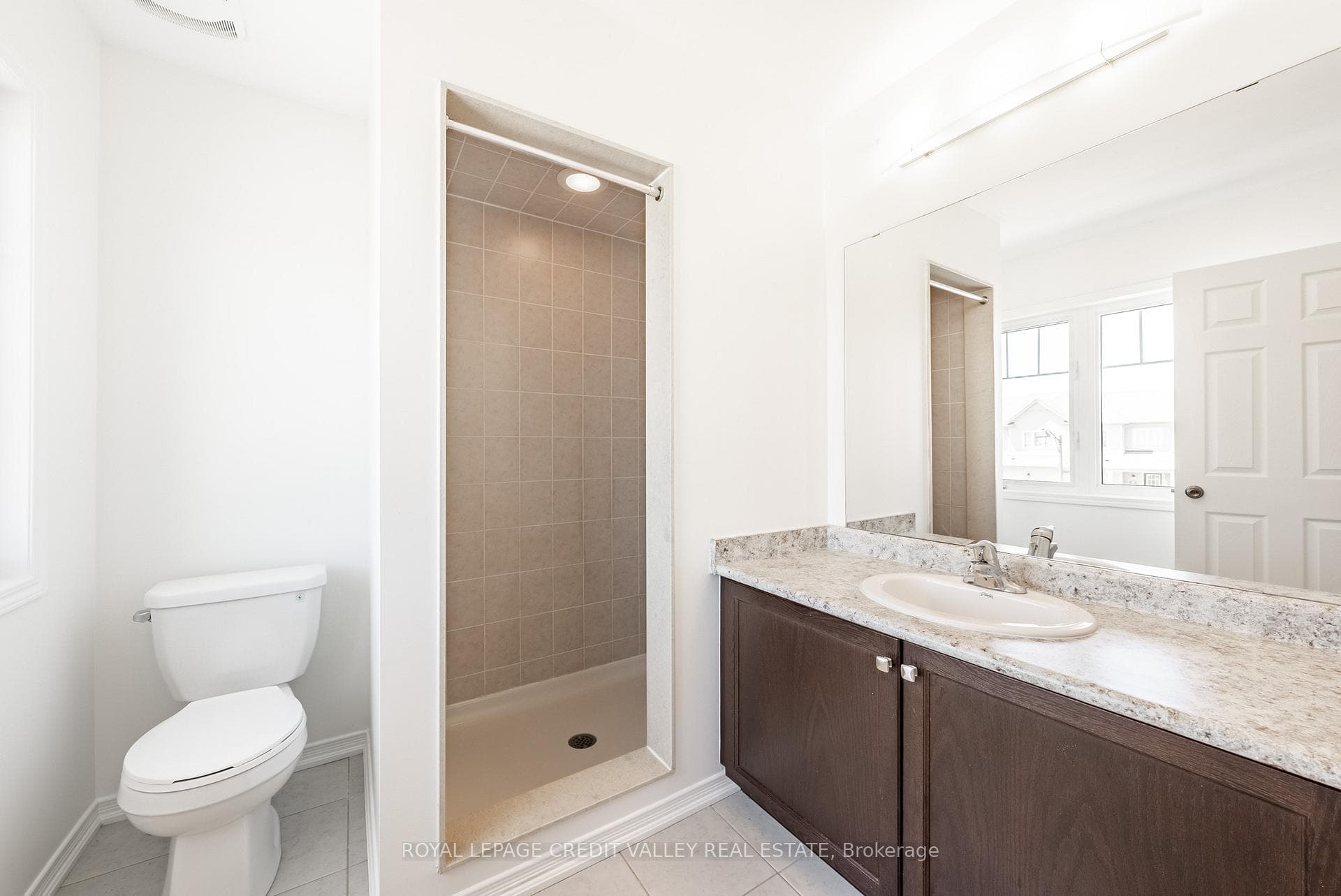 260 Powell Road photo 21