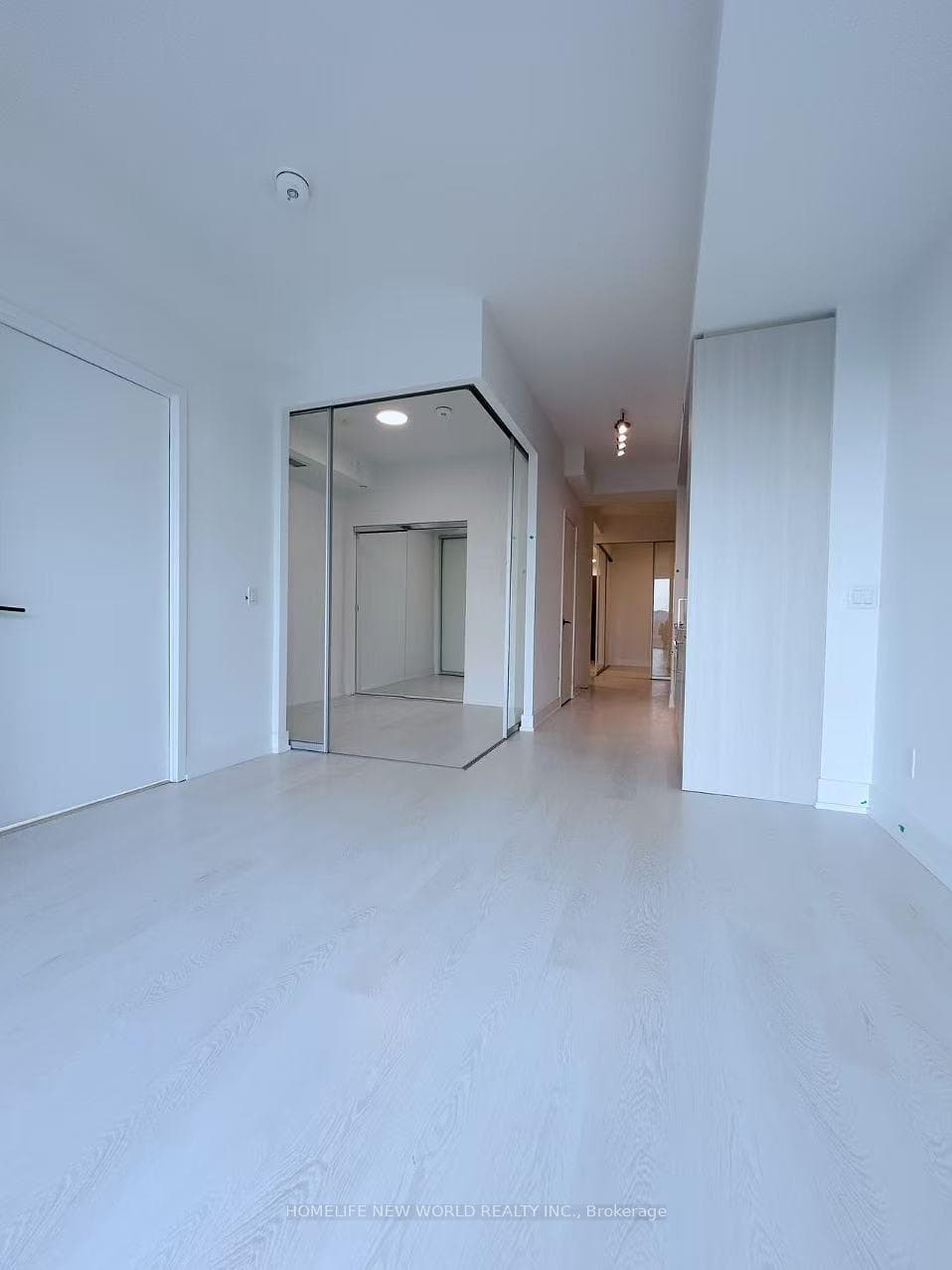 308 Jarvis Street Unit 814 photo 5