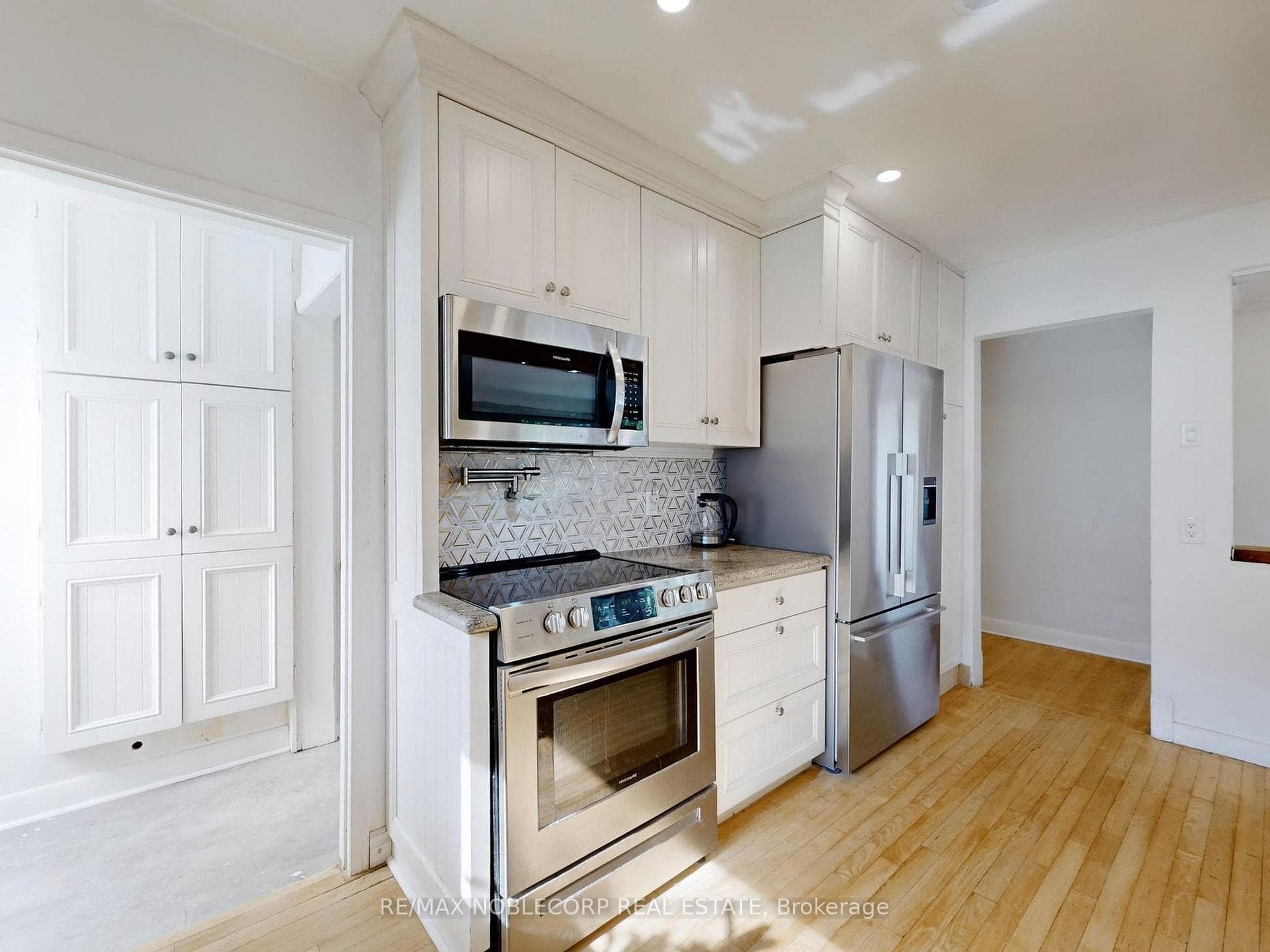 100 Rockport Crescent photo 14