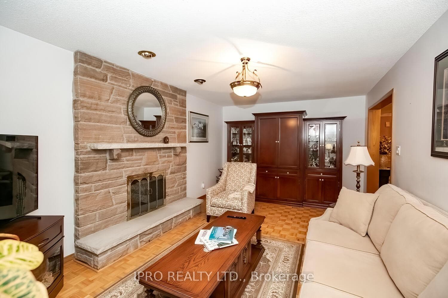 2463 King Forrest Drive photo 14