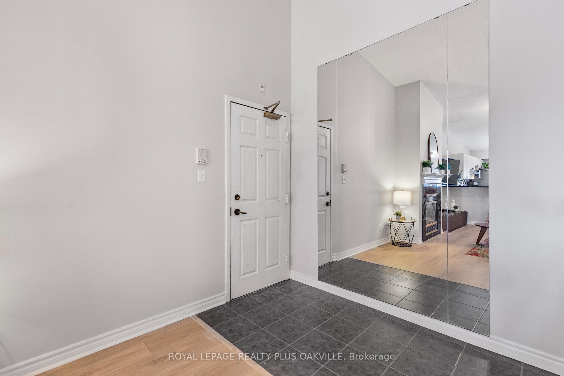 4015 Kilmer Drive Unit 405 photo 3