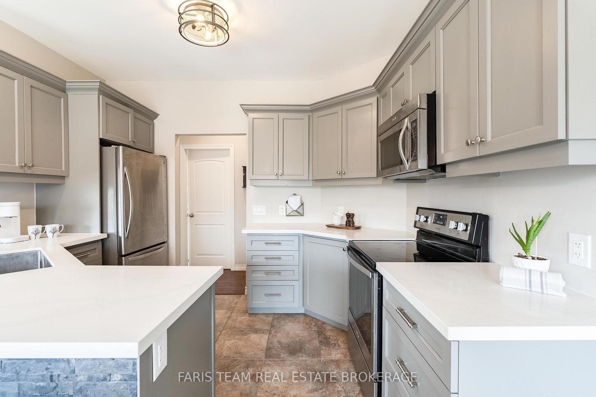 53 Boyd Crescent photo 8