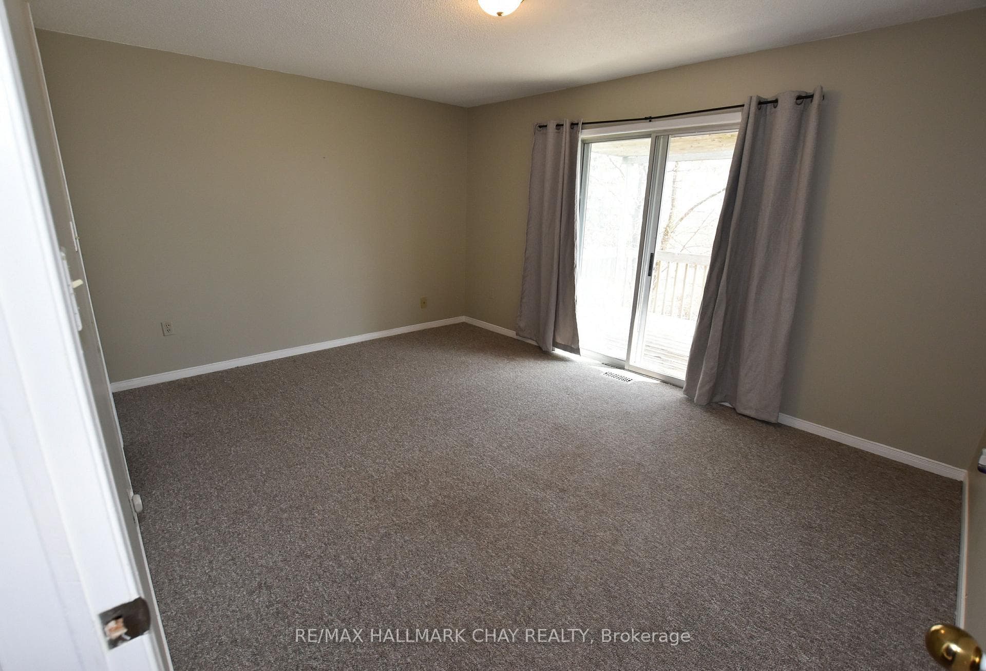 19 Broadfoot Road Unit Upper photo 5