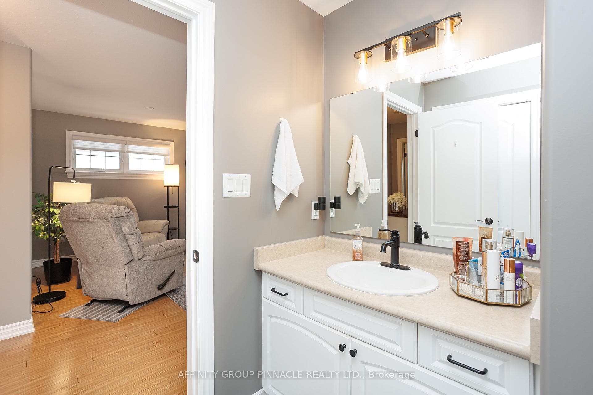 66 Laurent Boulevard photo 22