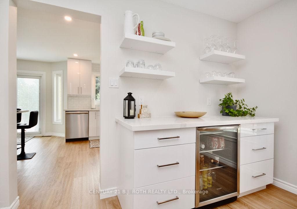 63 MORTON Crescent photo 10