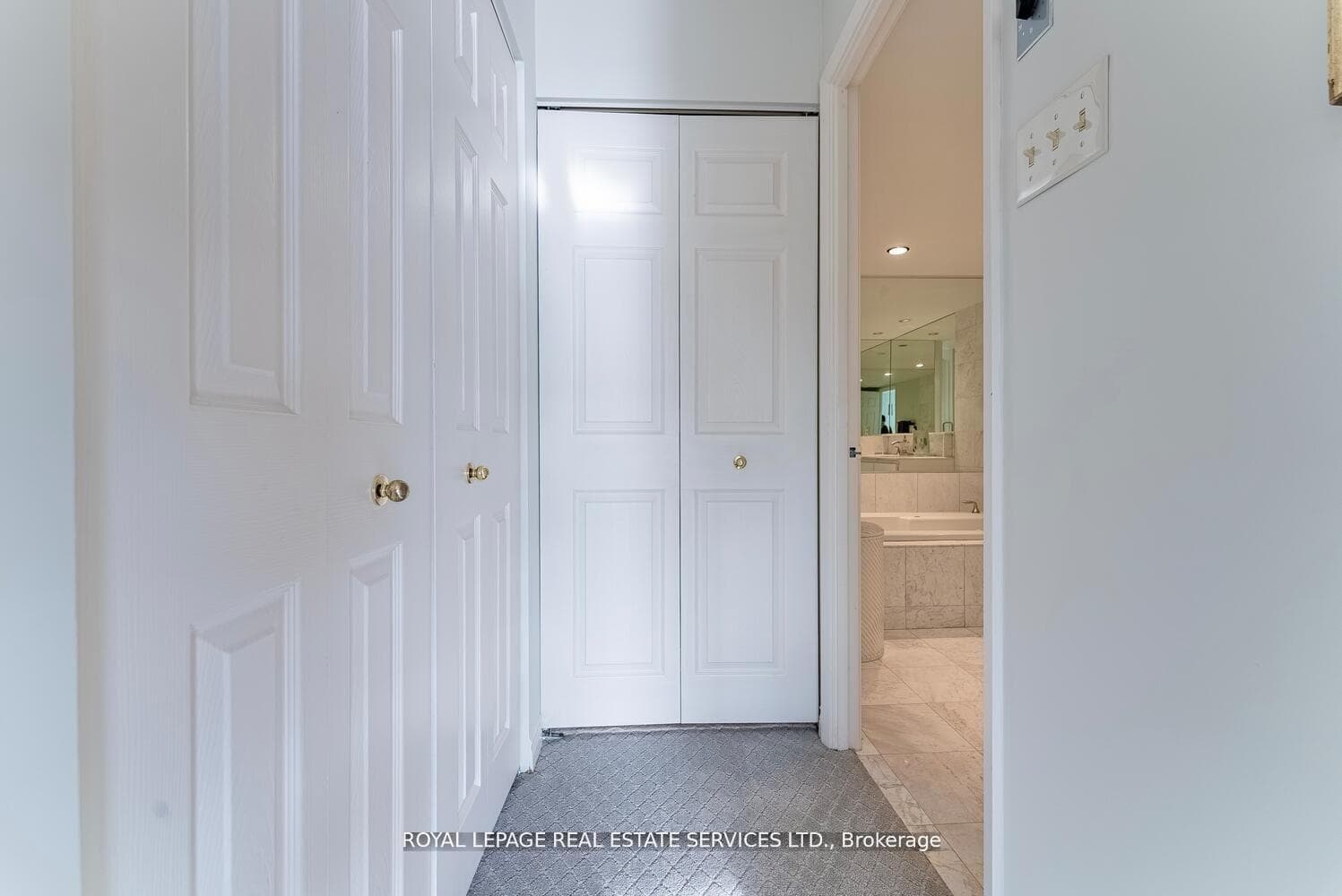 2190 Lakeshore Road Unit 301 photo 18