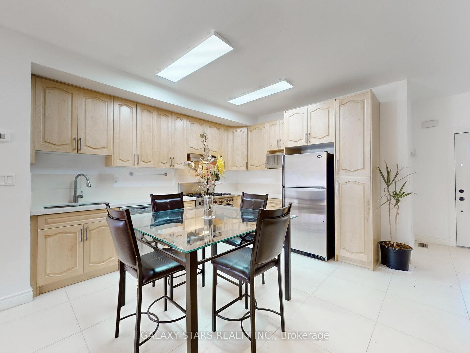 434A Midland Avenue photo 12