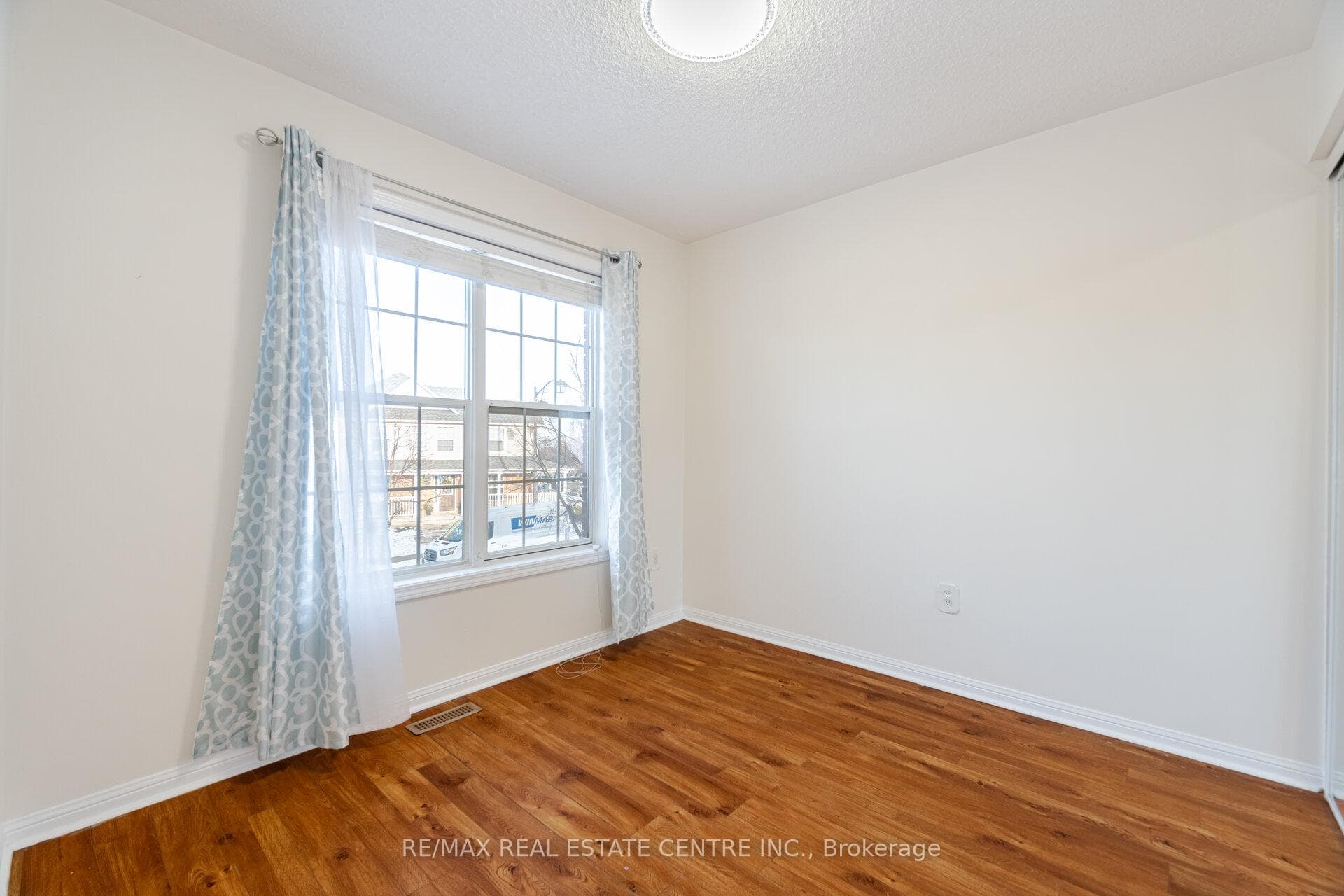 454 Collis Court photo 20