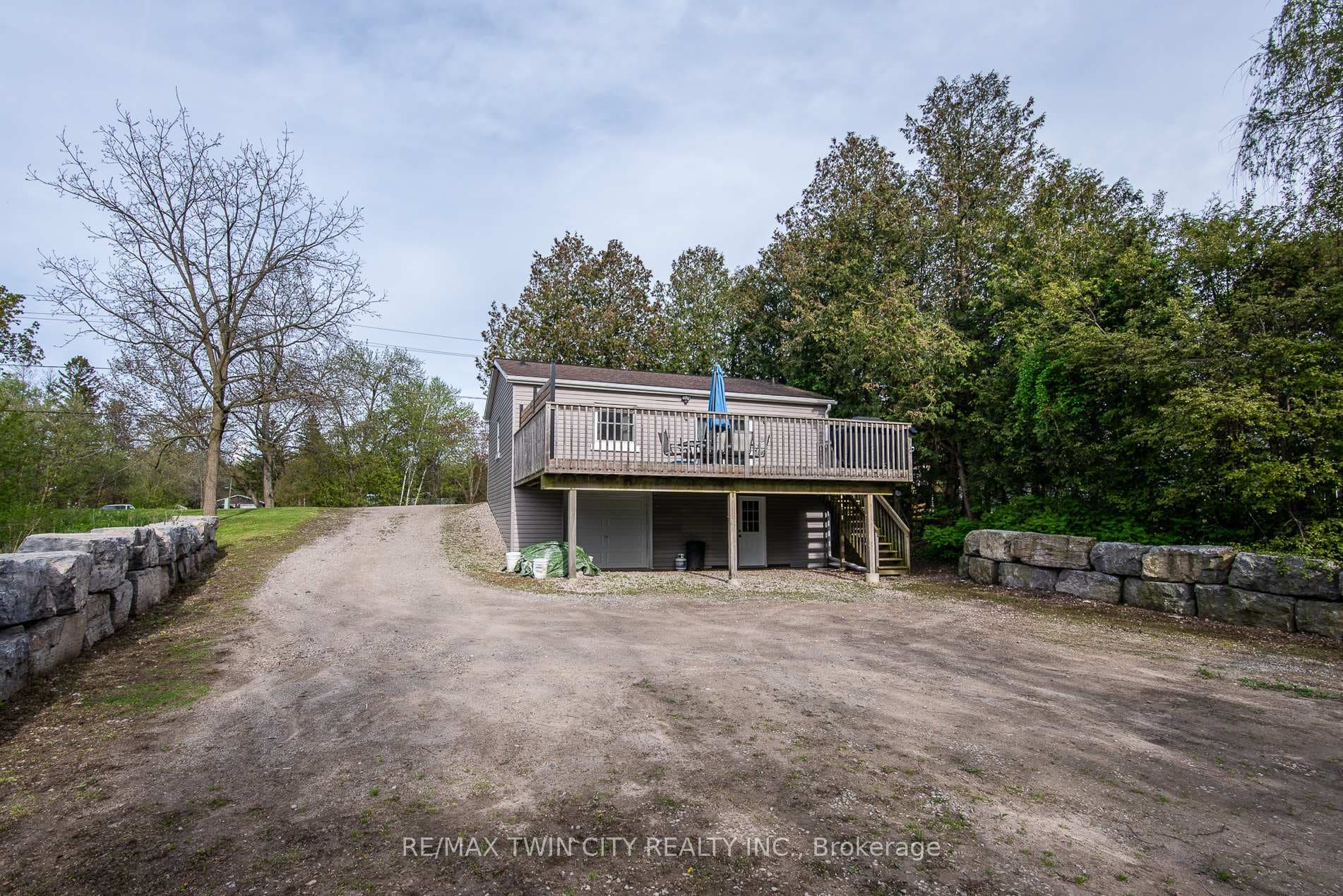 1292 Swan Street photo 4