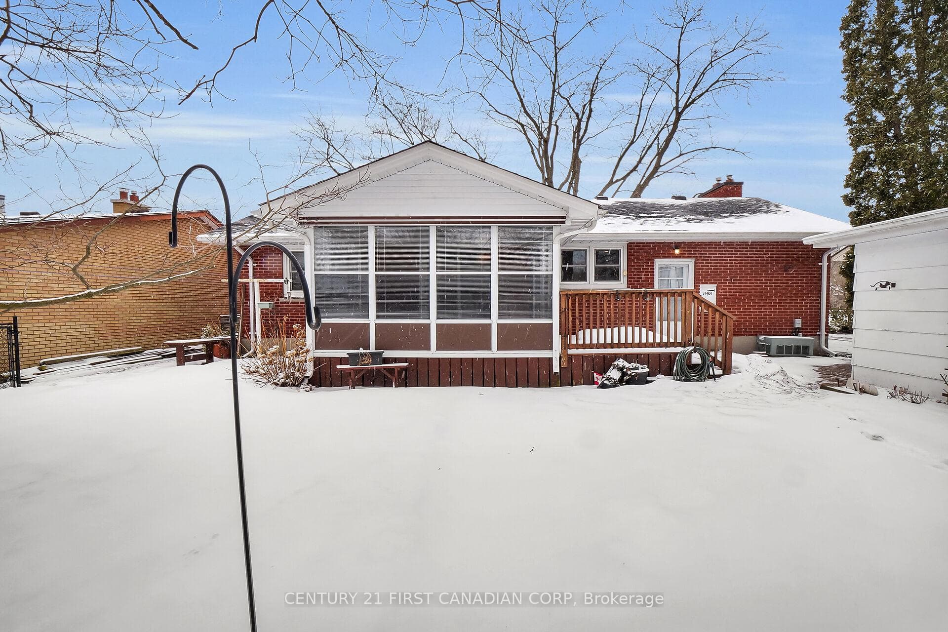 1498 Glengarry Avenue photo 30