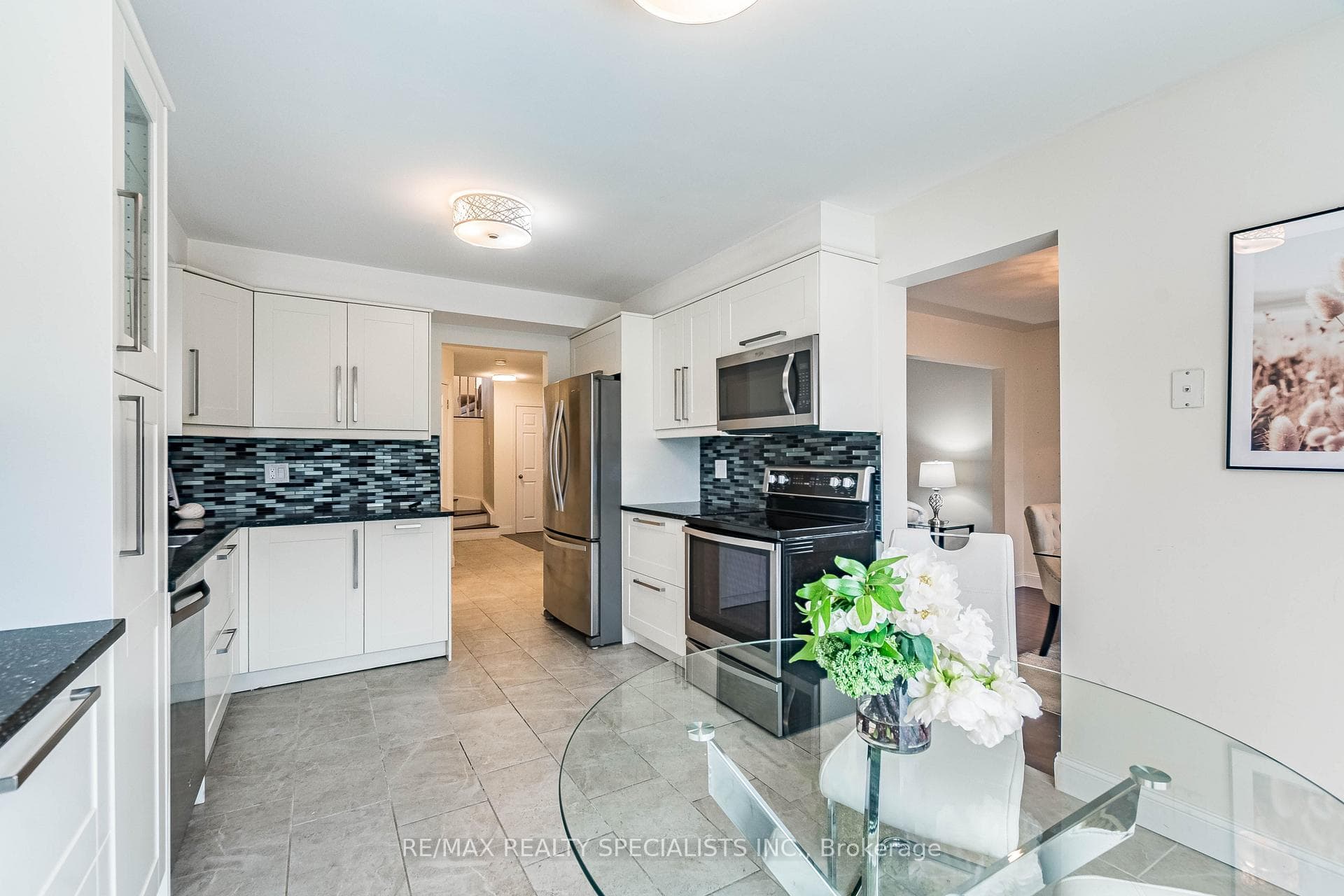 5255 Astwell Avenue photo 16