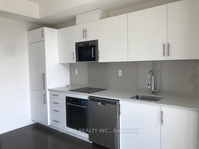 460 Adelaide Street Unit 722 photo 5