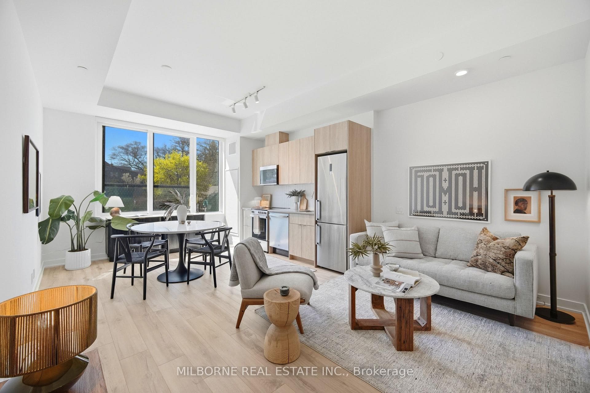 1660 Bloor Street Unit 207 photo 1