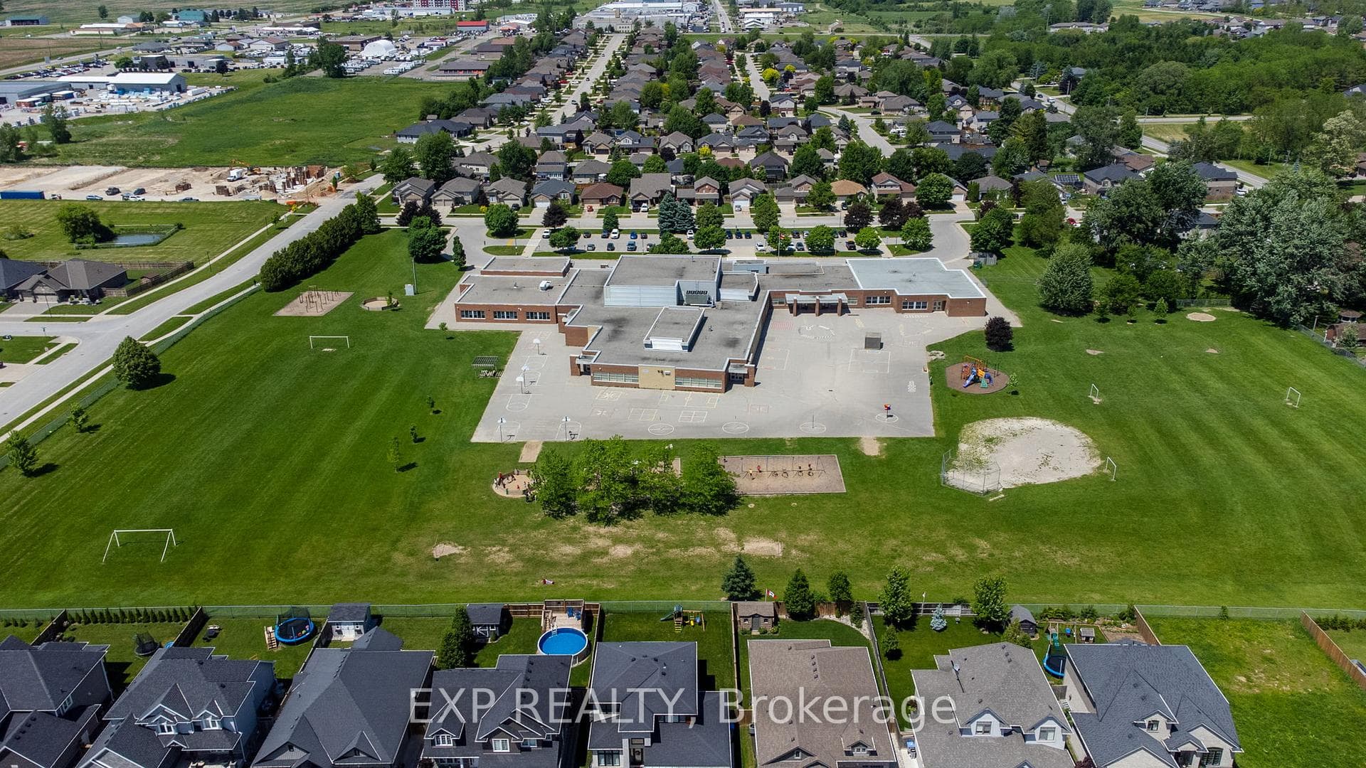 389 Darcy Drive photo 39