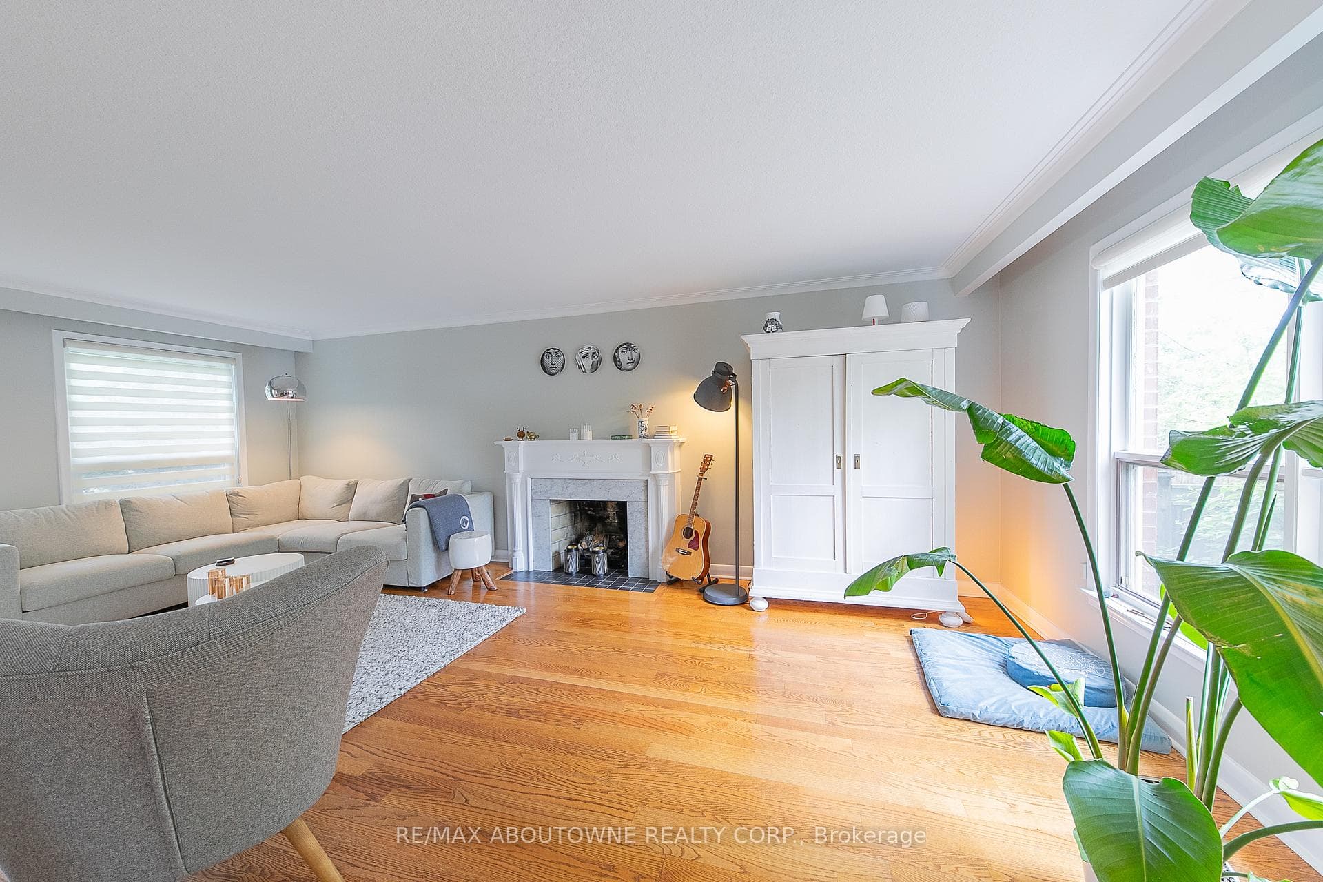 1290 Braeside Drive photo 10