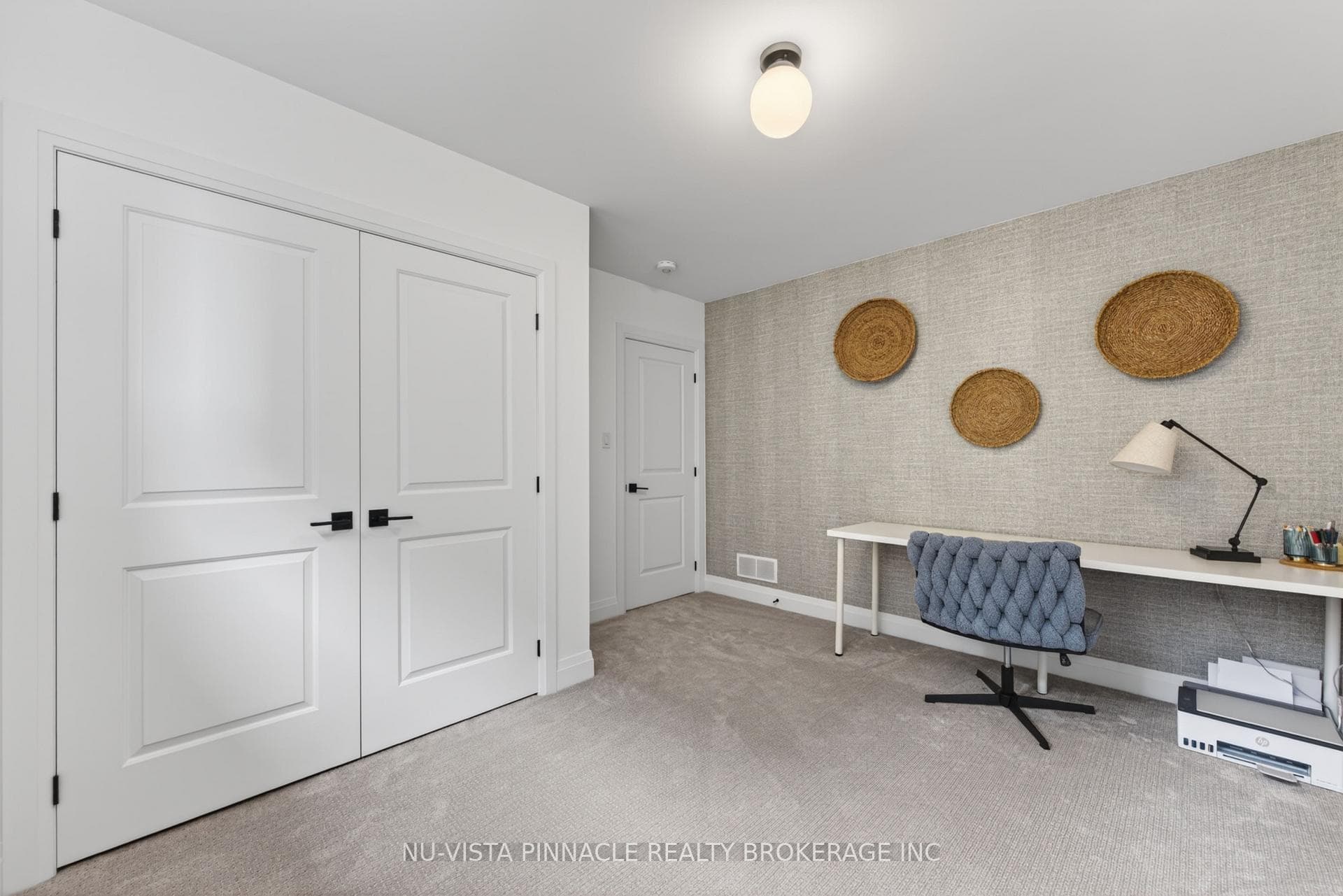 2572 LUCAS Avenue photo 38