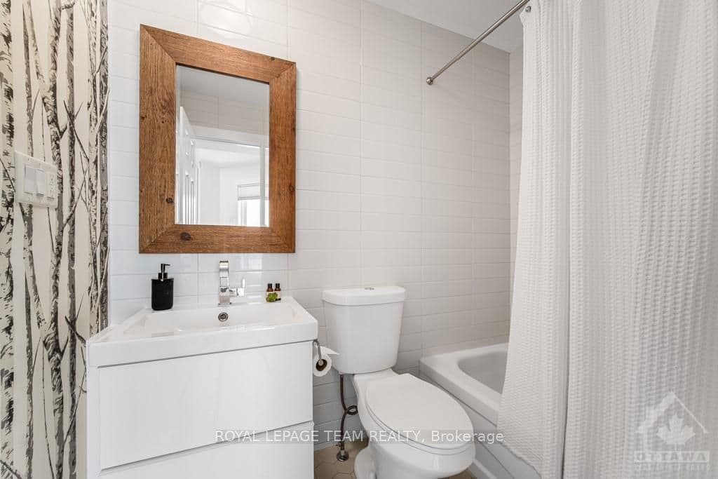 179 CRICHTON Street photo 22