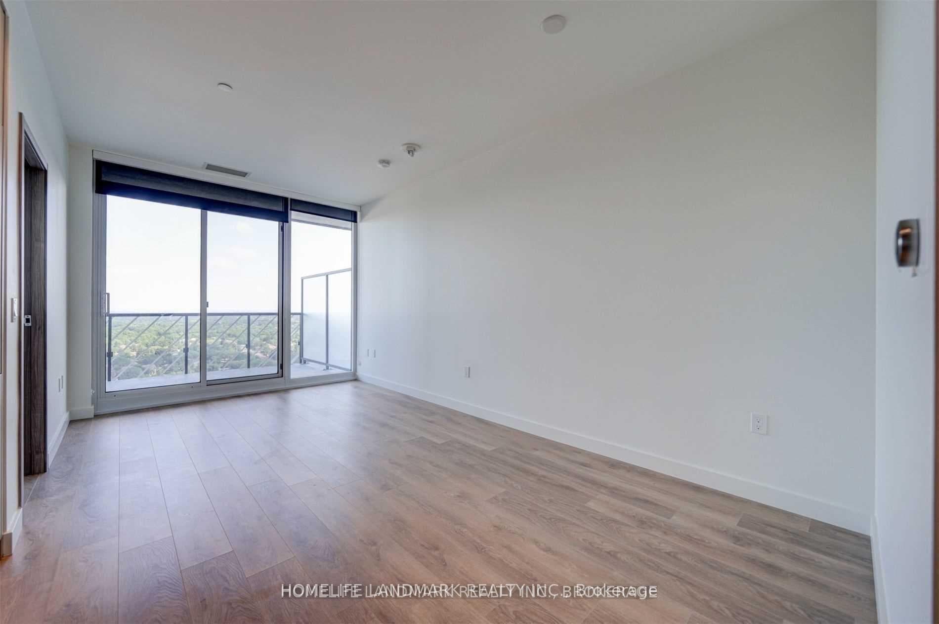95 Mcmahon Drive Unit 2710 photo 5