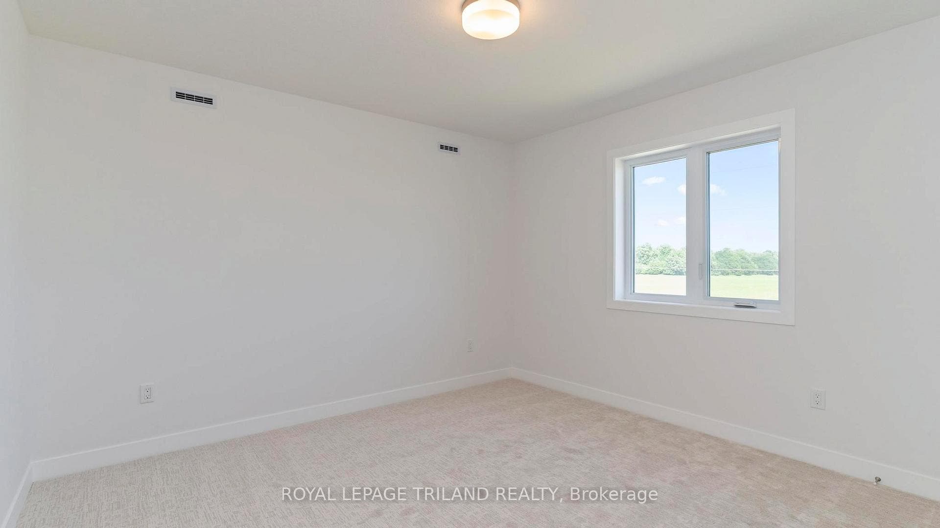 47 HARROW Lane photo 15