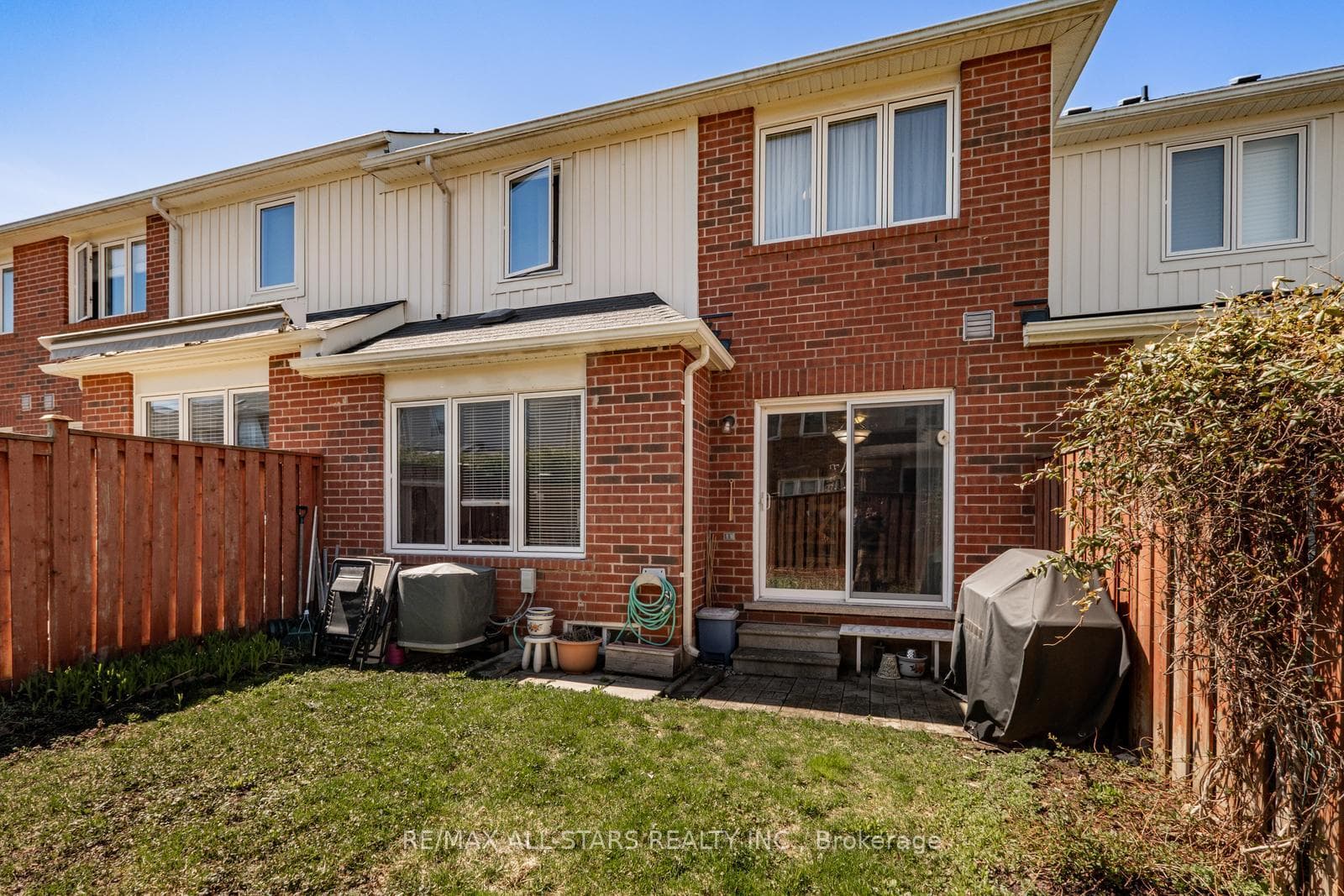 87 Jamesway Crescent photo 29