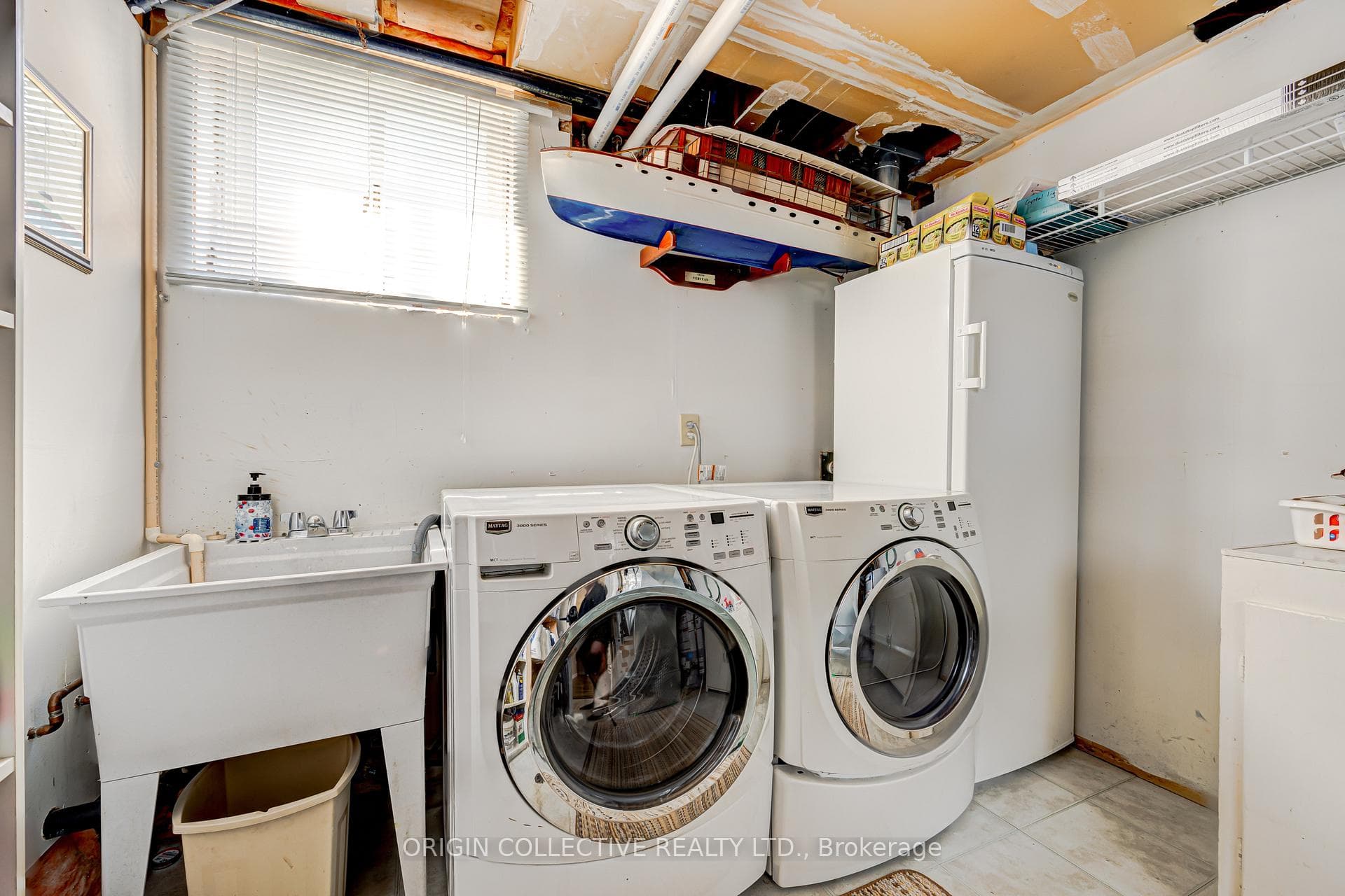 444 William Street photo 25