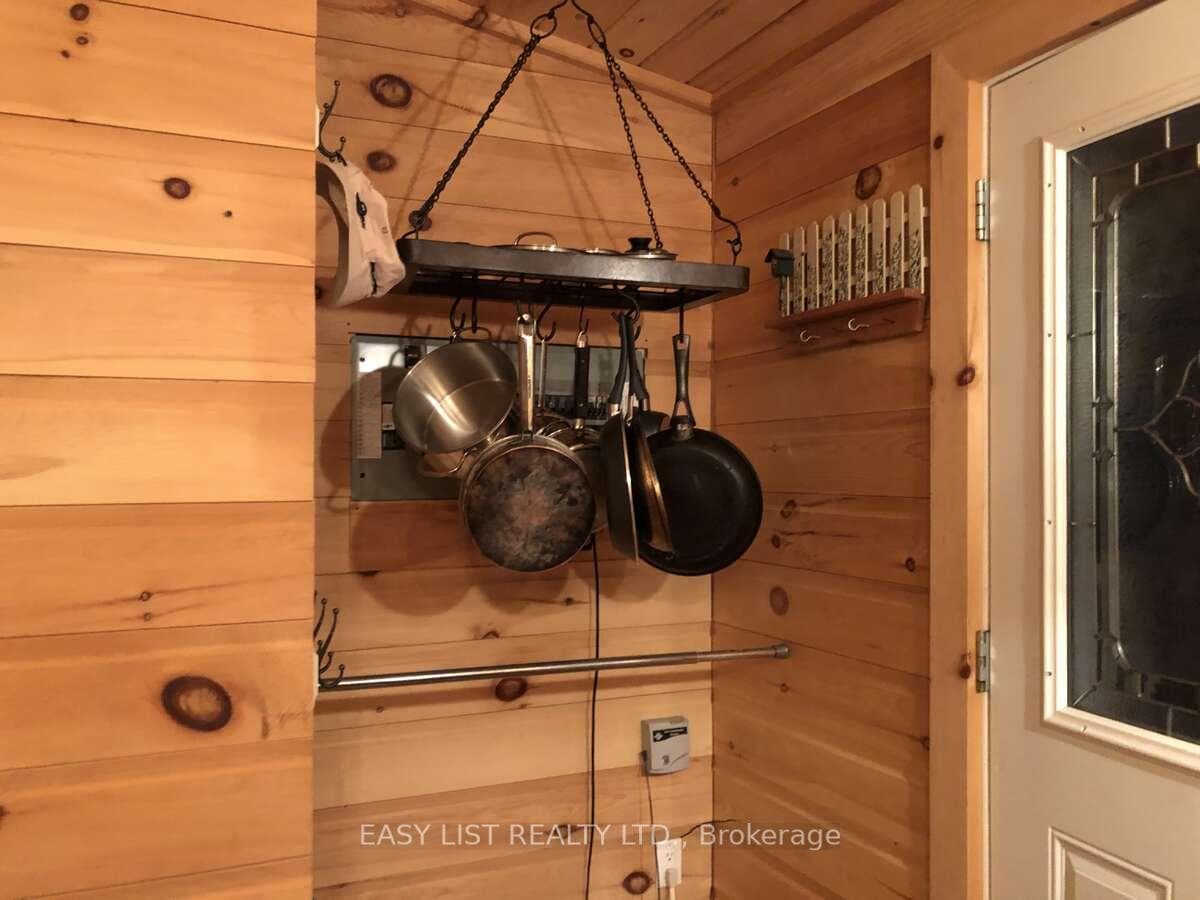 58 Leslie Frost Lane photo 23