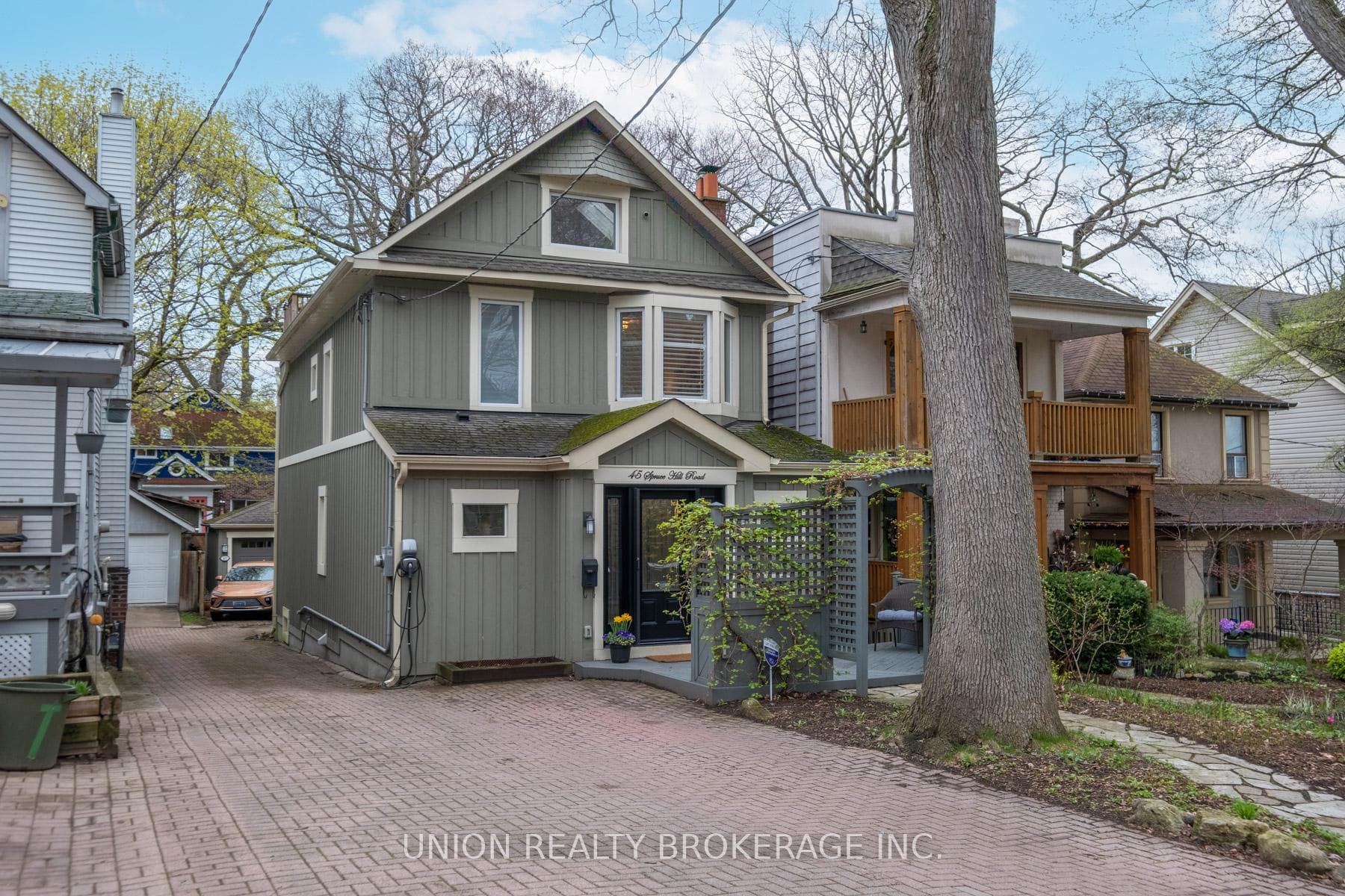 Gorgeous Family Home in Balmy Catchment