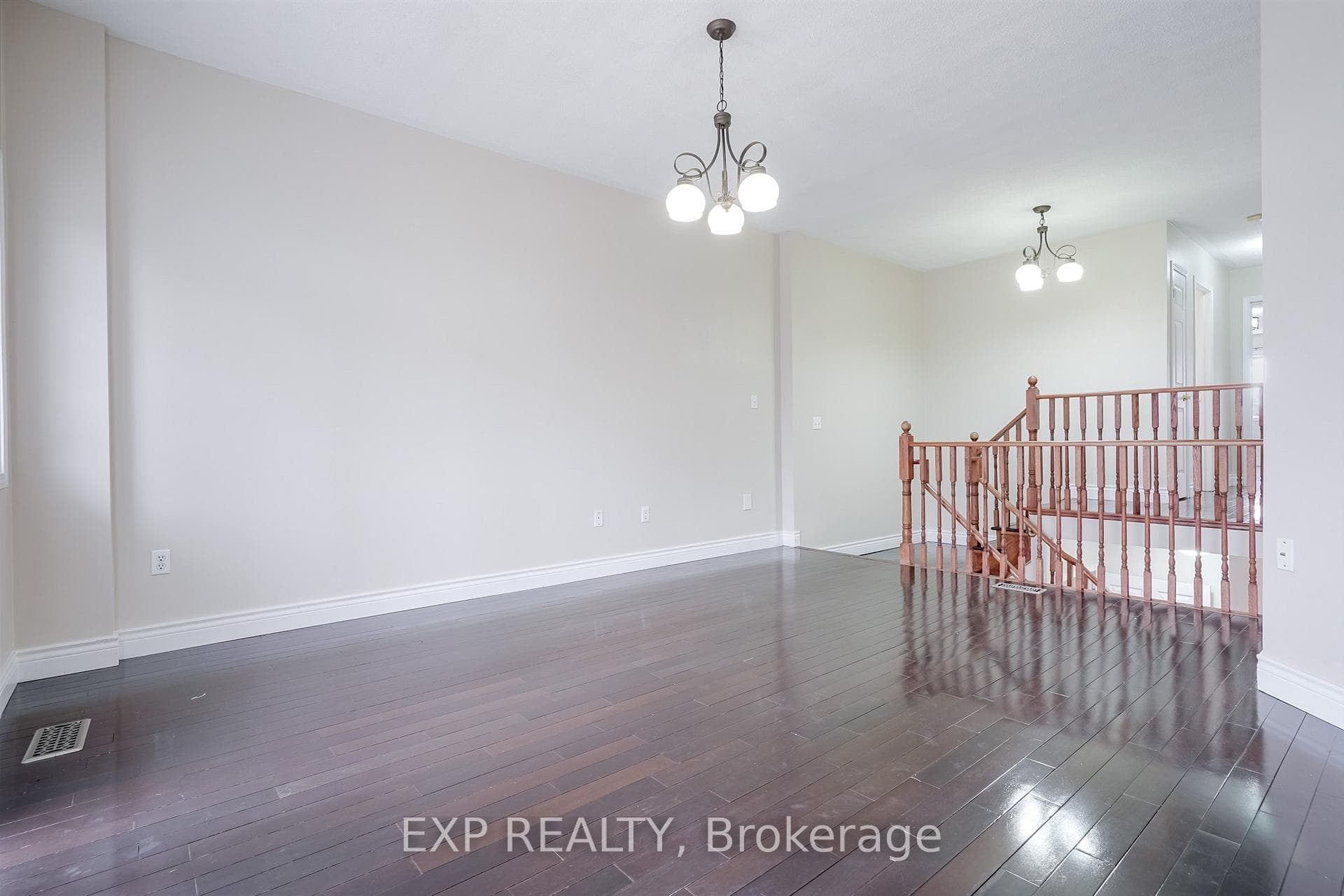 75 Hutton Place photo 33