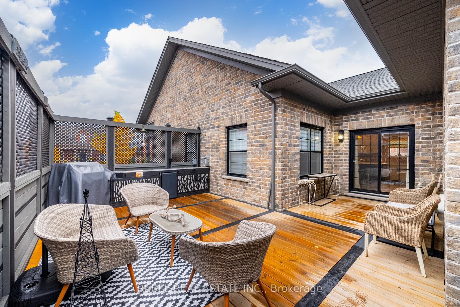 724 Samuel Angrove Avenue photo 39