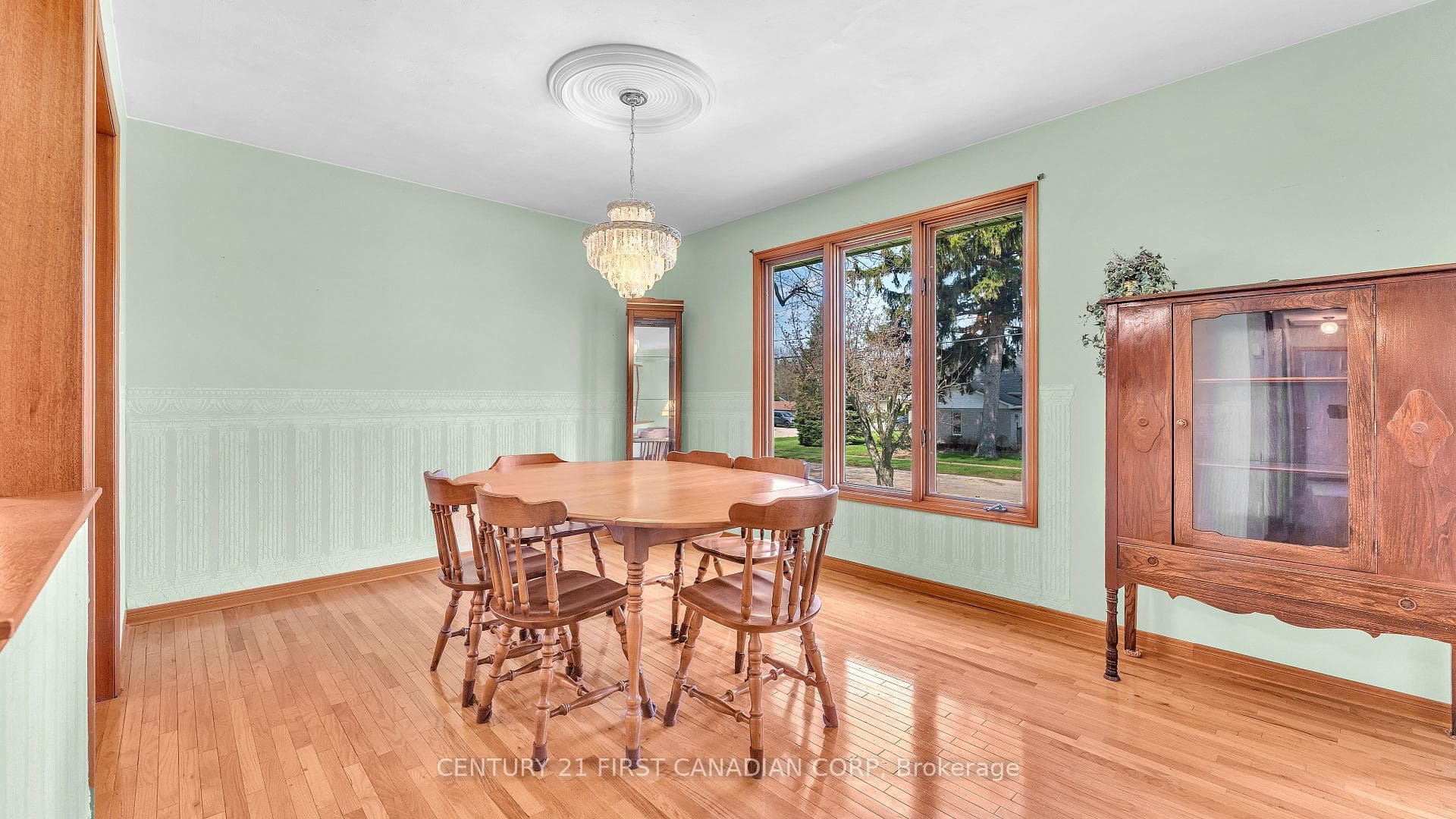 200 Margaret Street photo 6