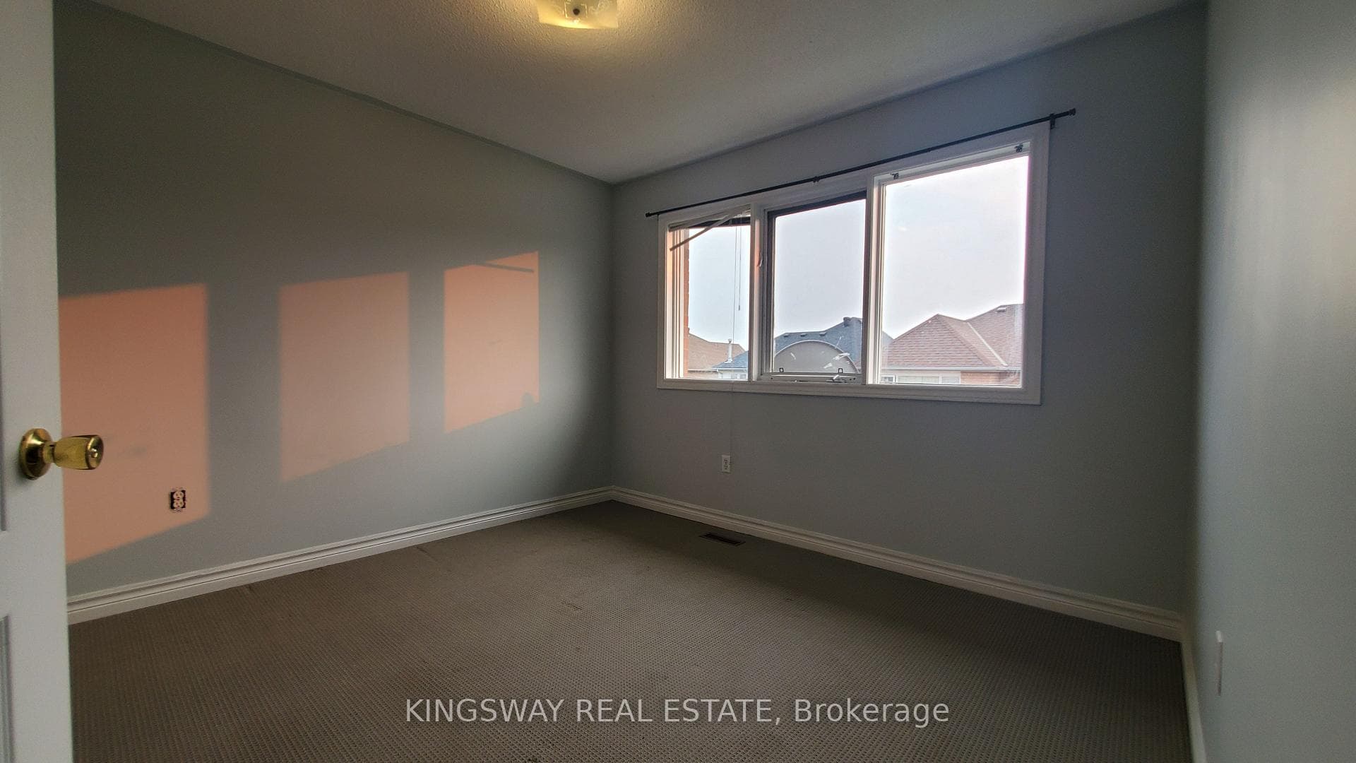 134 Fernforest Drive Unit Main photo 29