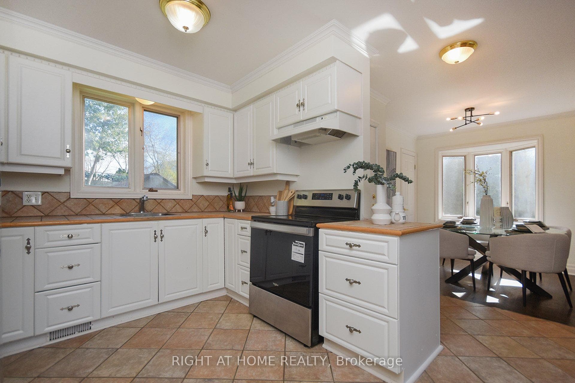 101 Wilstead Drive photo 8