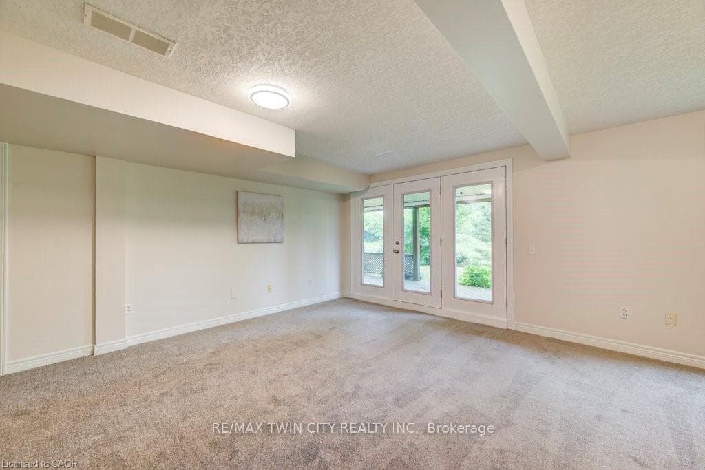 670 Salzburg Drive photo 39