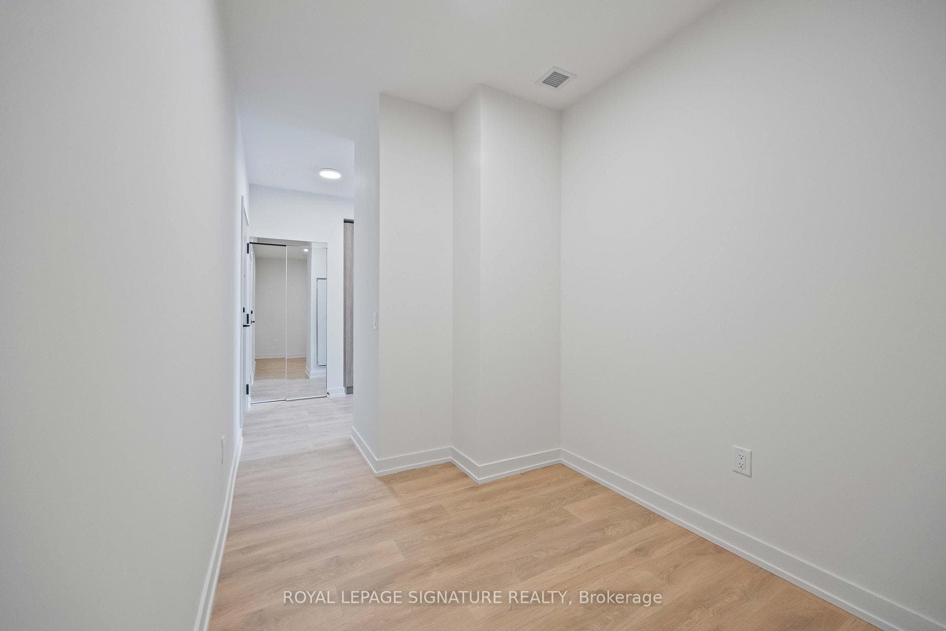 181 Sterling Road Unit 1505 photo 12