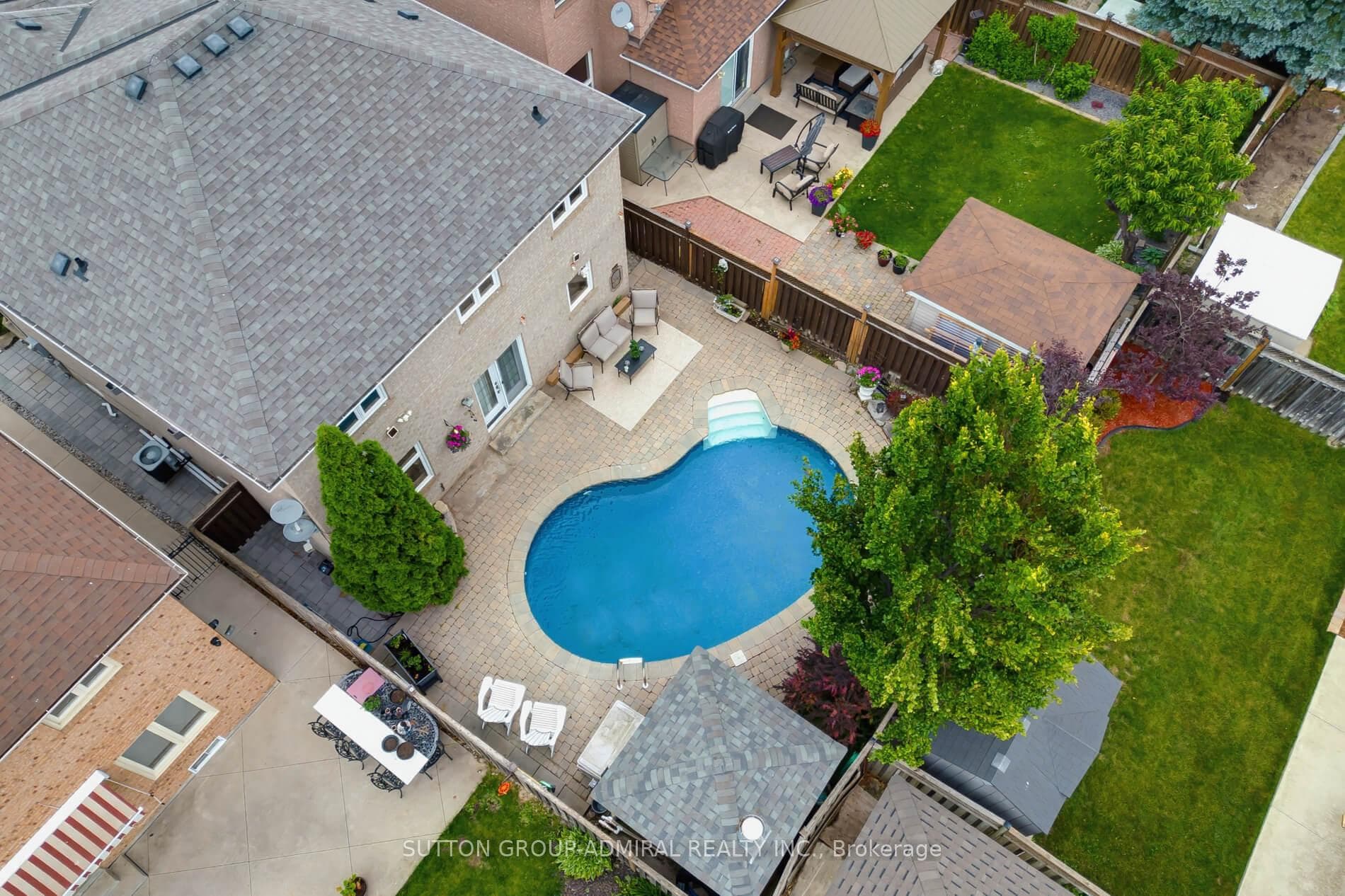 27 Pine Hollow Crescent photo 31