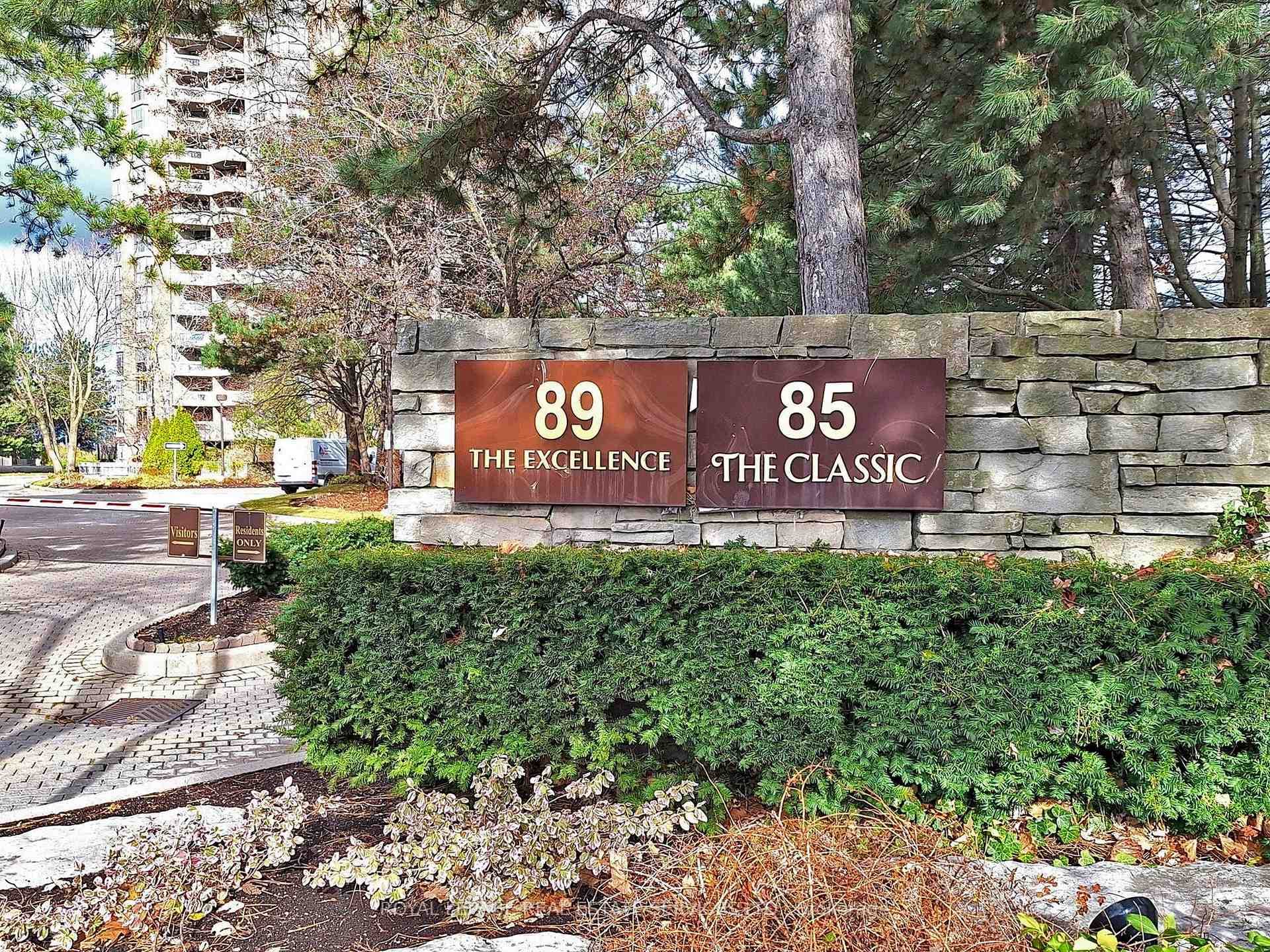 89 Skymark Drive Unit 108 photo 3
