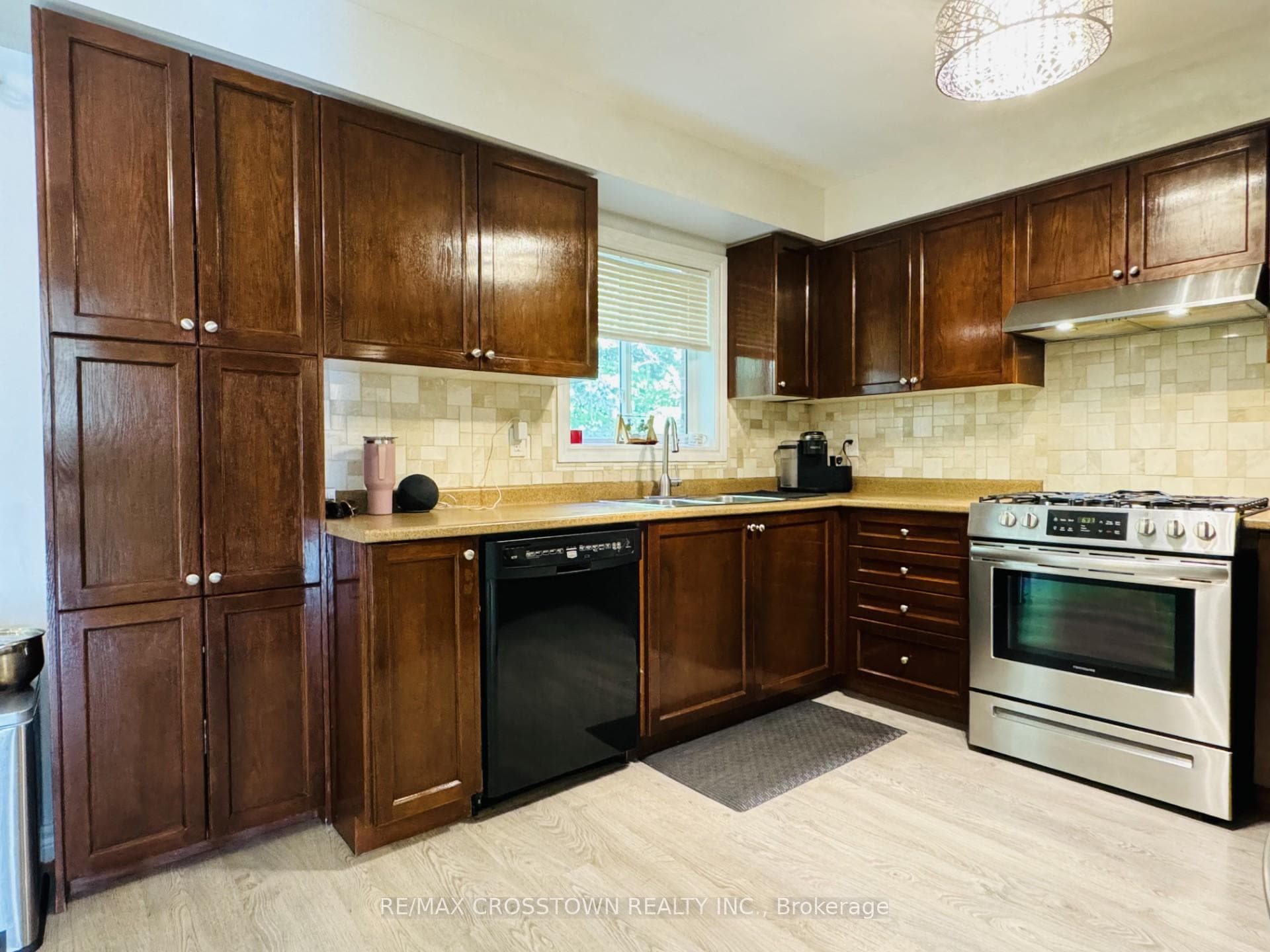 103 Diana Way Unit UPPER photo 18