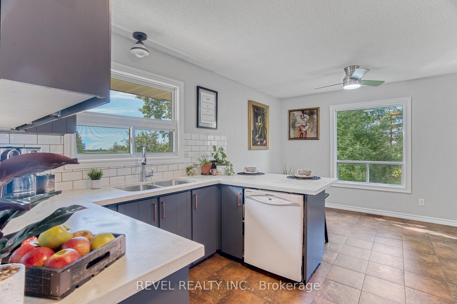 538 Settlers Road photo 7