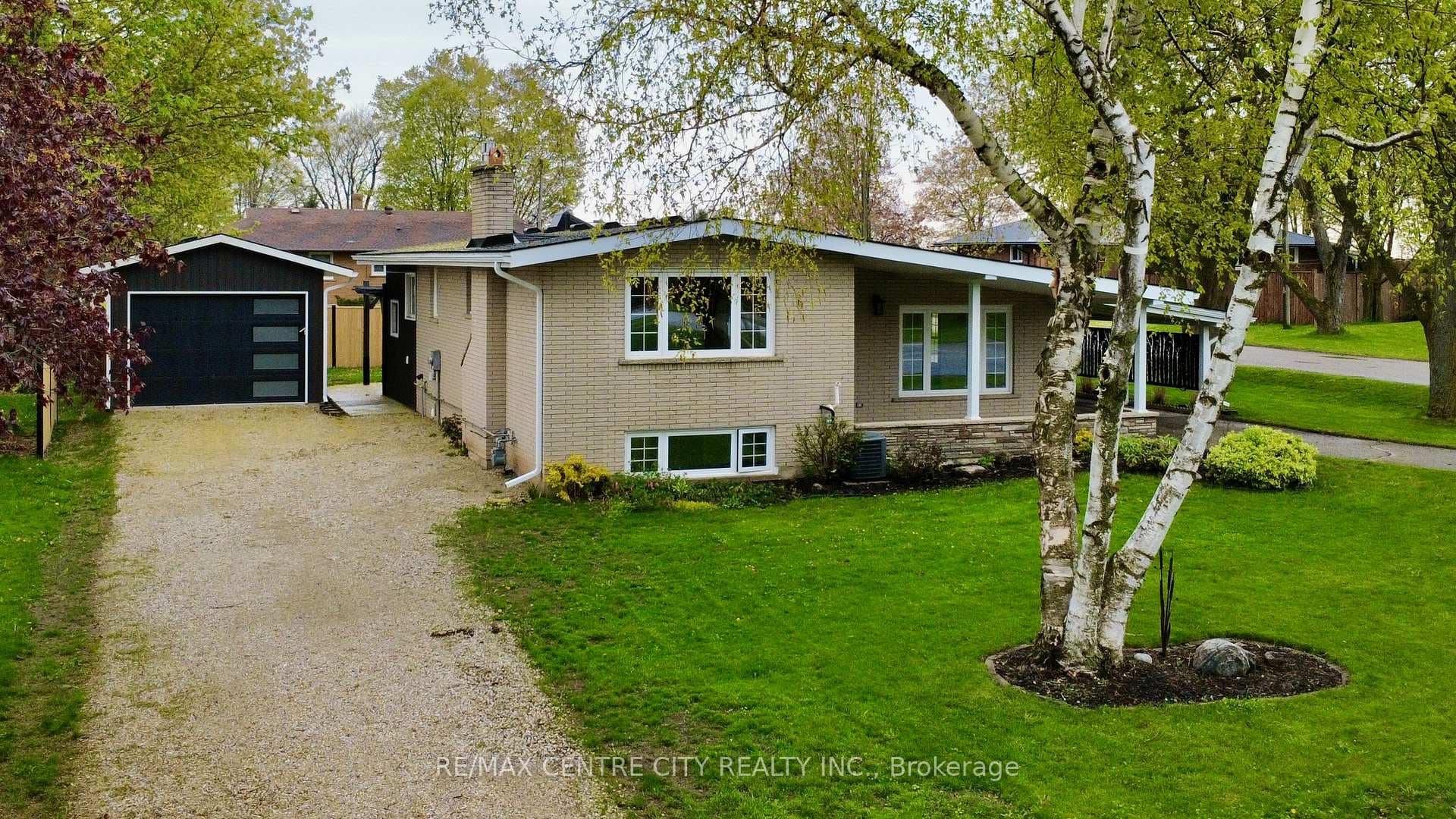 2193 Miller Avenue photo 1